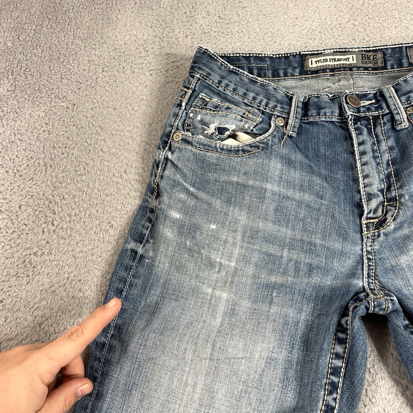 BKE BKE Denim Jeans Mens 31 Blue Tyler Straight Distressed Light Denim Preppy Hemmed Shirt/Jeans? Size US 32 / EU 48 - 4 Thumbnail