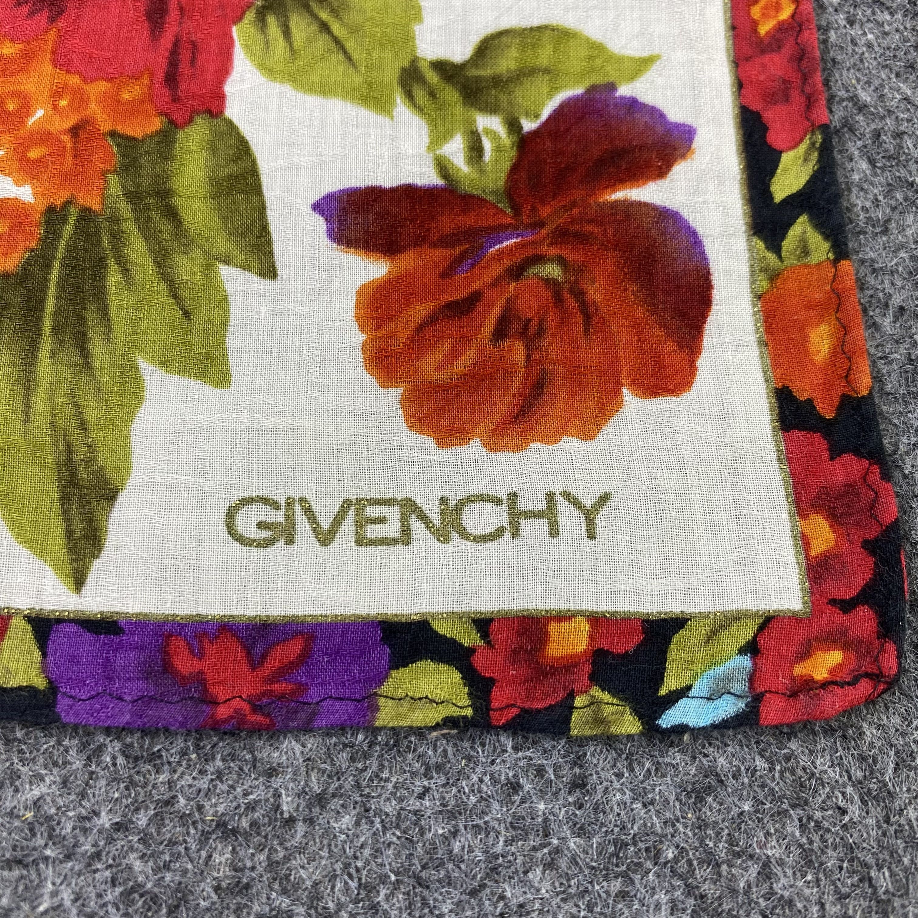 Givenchy Givenchy Handkerchief Neckerchief Bandana-B1792 Size ONE SIZE - 7 Thumbnail
