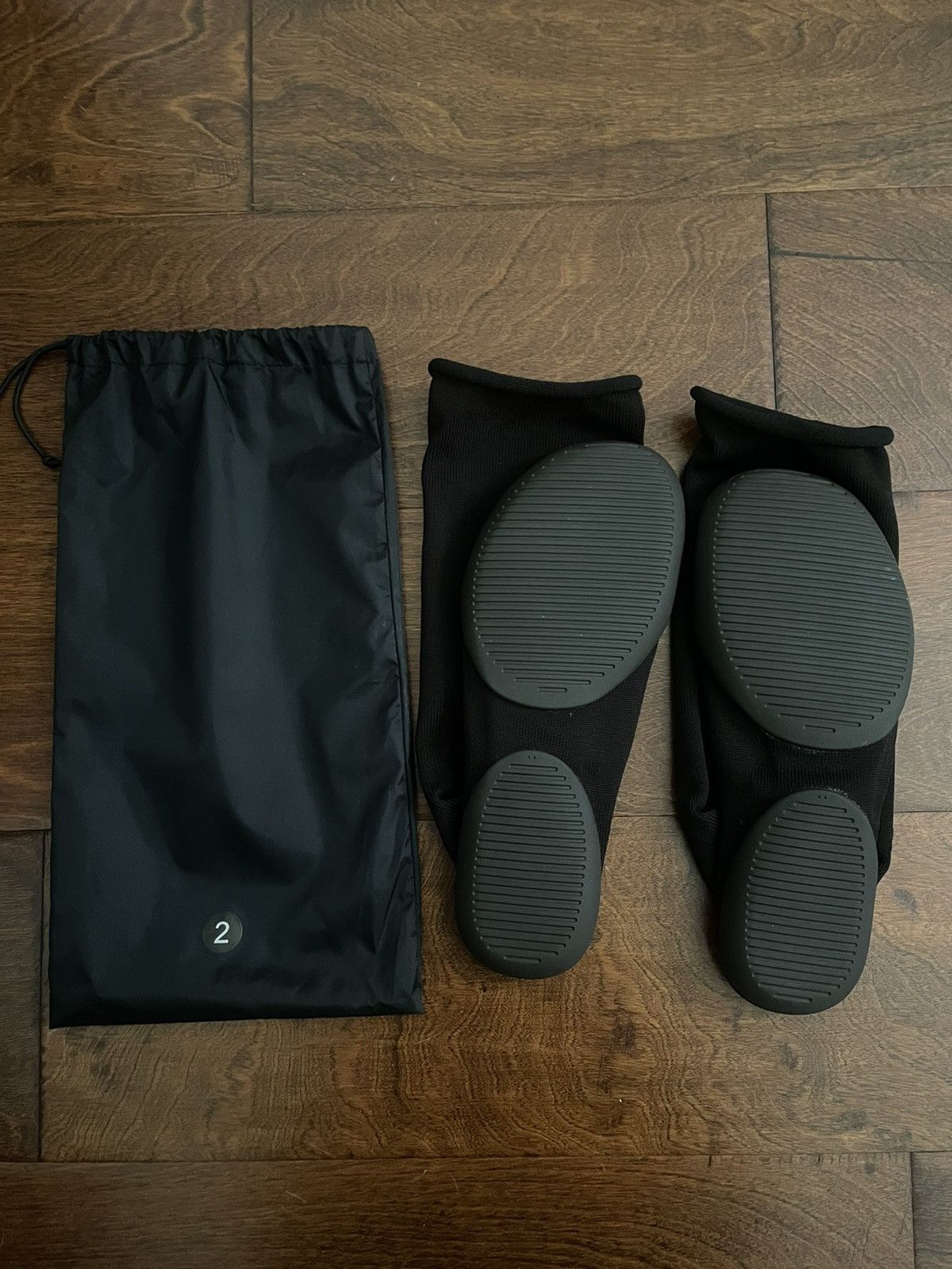 Yeezy Sz 2 Yeezy Pods yzy Size ONE SIZE - 1 Thumbnail