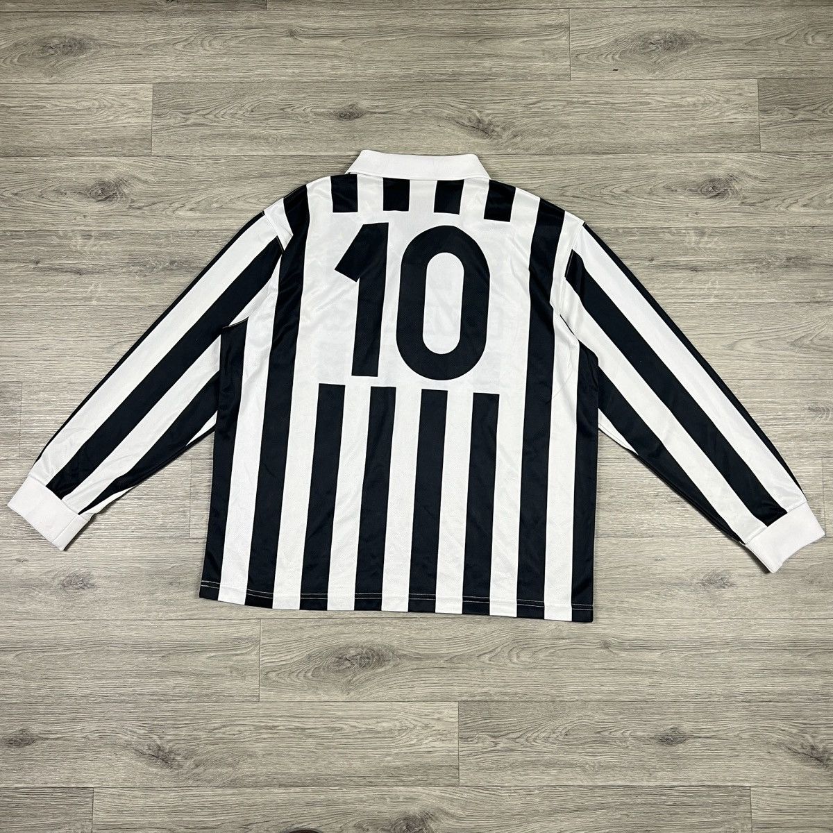 H&M Lover’s F.C. x H&M Striped Long Sleeve Football Jersey LFC Size US L / EU 52-54 / 3 - 4 Thumbnail