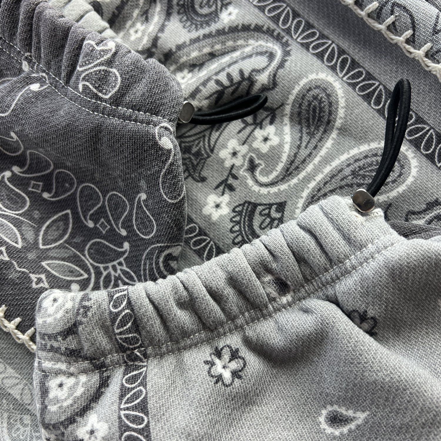 Amiri Amiri Grey Bandana Reconstruct Sweatpants Size US 28 / EU 44 - 5 Thumbnail