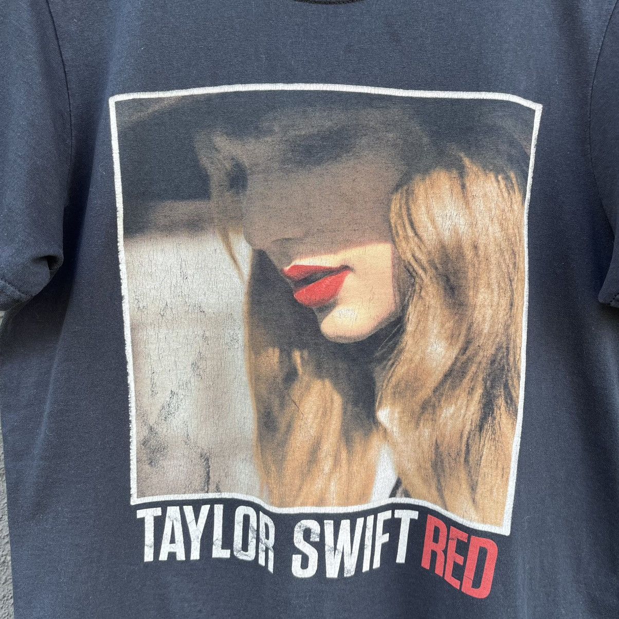 Band Tees Thrashed Faded Taylor Swift Red Band Tee Size US S / EU 44-46 / 1 - 2 Thumbnail