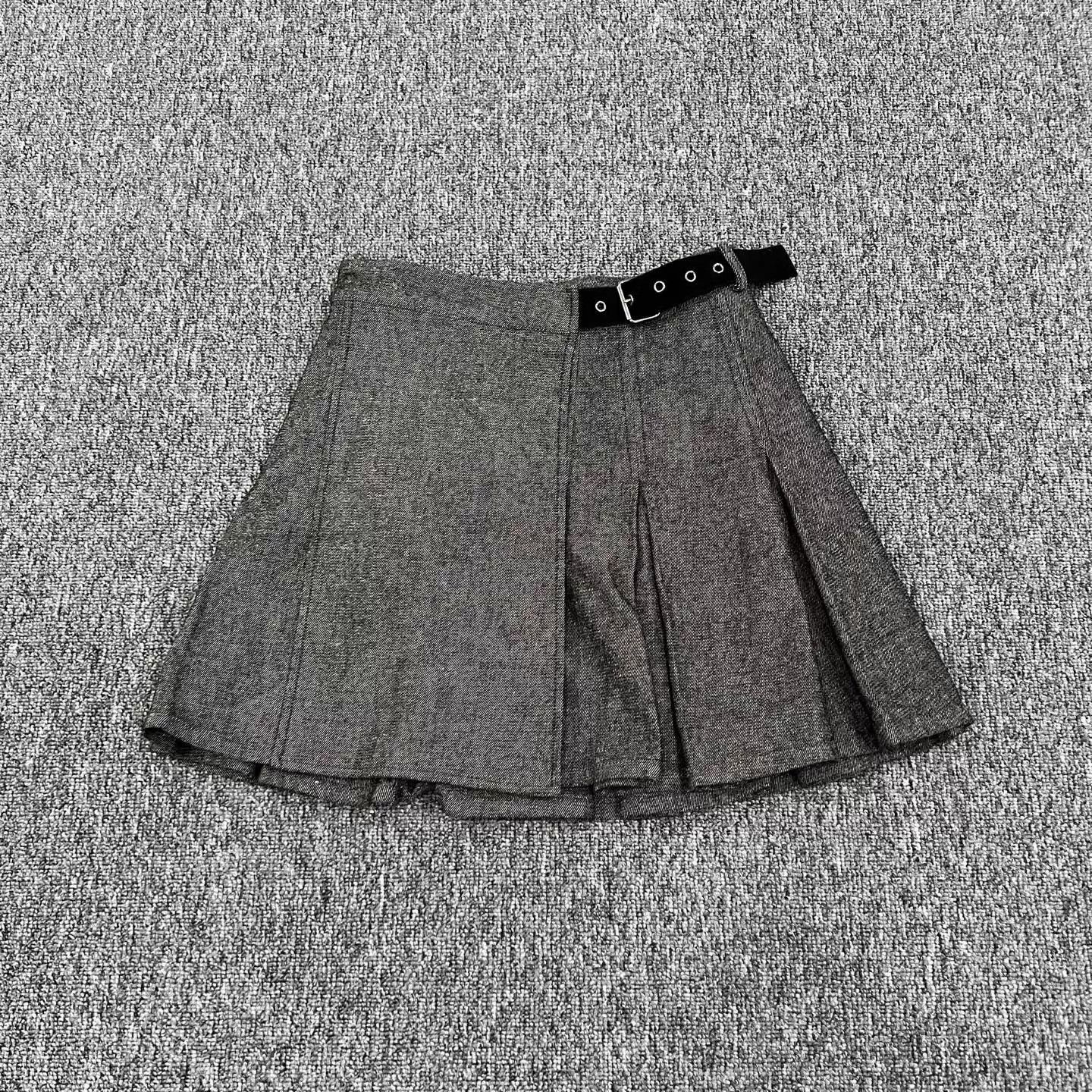 Dior Dior waist adjust gray pleated skirt 36 99 new Size 26" / US 2 / IT 38 - 1 Thumbnail