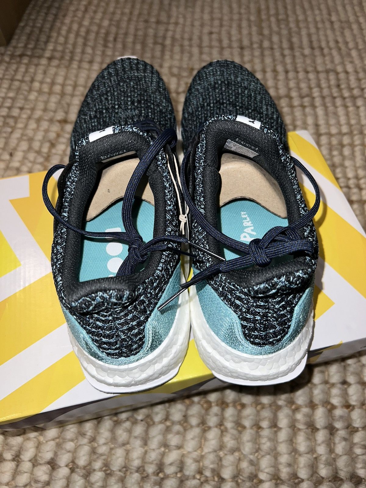 Adidas Adidas Ultra Boost Parley Size US 9.5 / EU 42-43 - 4 Thumbnail