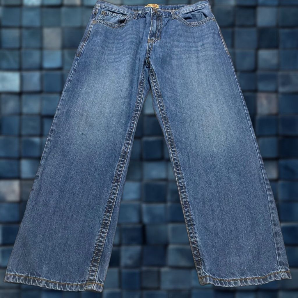 Wrangler Wrangler Jeans Mens 38x30 Blue Denim Relaxed Straight Medium Wash Mid Rise Jeans Mens Blue Denim 5-Pocket Wrangler Relaxed Fit Men’s Jeans Size US 38 / EU 54 - 1 Thumbnail