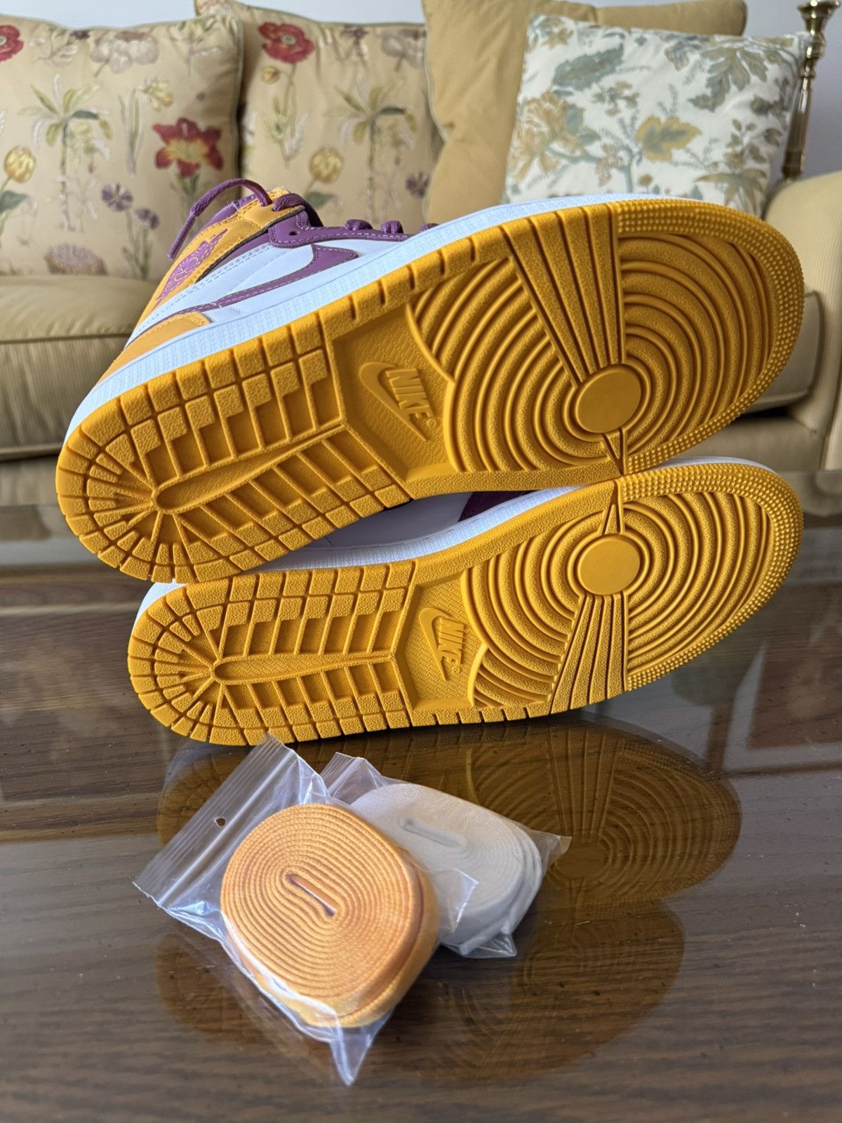 Jordan Brand Jordan 1 high “brotherhood” mauve/ yellow mens 8.5 sneakers Size US 8.5 / EU 41-42 - 5 Thumbnail