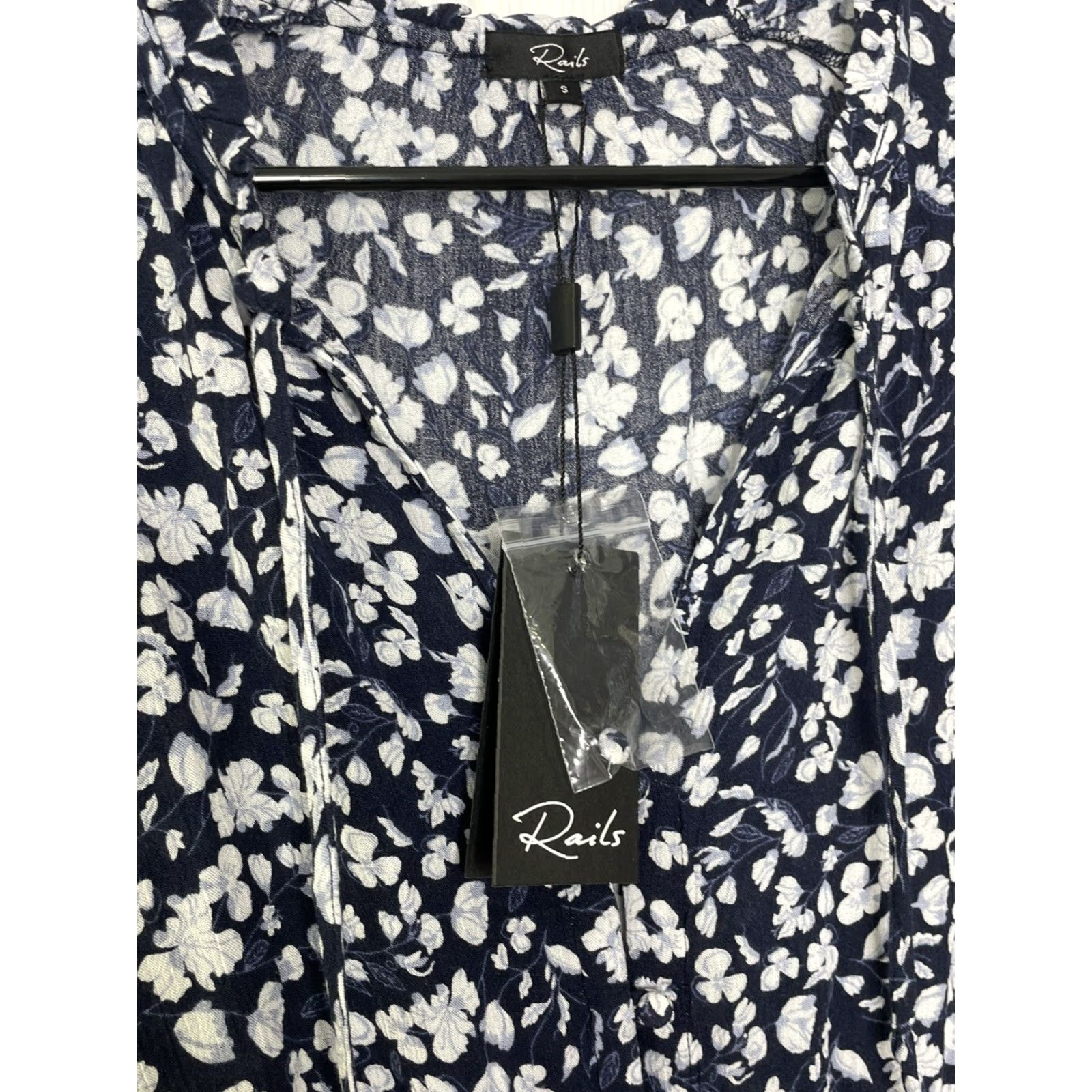 Rails NWT Rails Kingsley Flower Bomb Long Sleeve V Neck Midi Dress Size Small Petite Multicolor Size S / US 4 / IT 40 - 3 Thumbnail