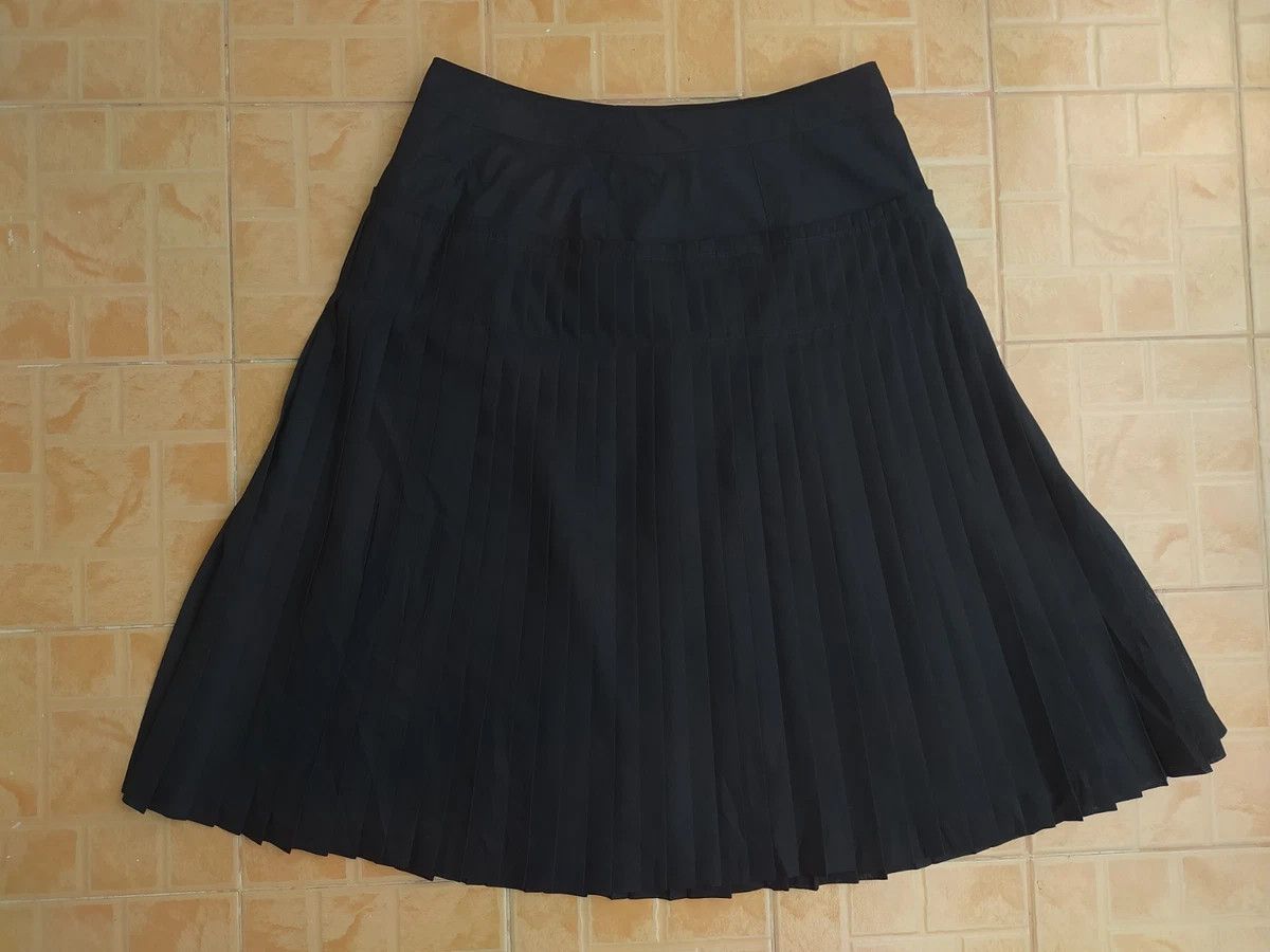Burberry BURBERRY A LONE BLACK MIDI SKIRT SIZE 38 Size 26" / US 2 / IT 38 - 1 Thumbnail