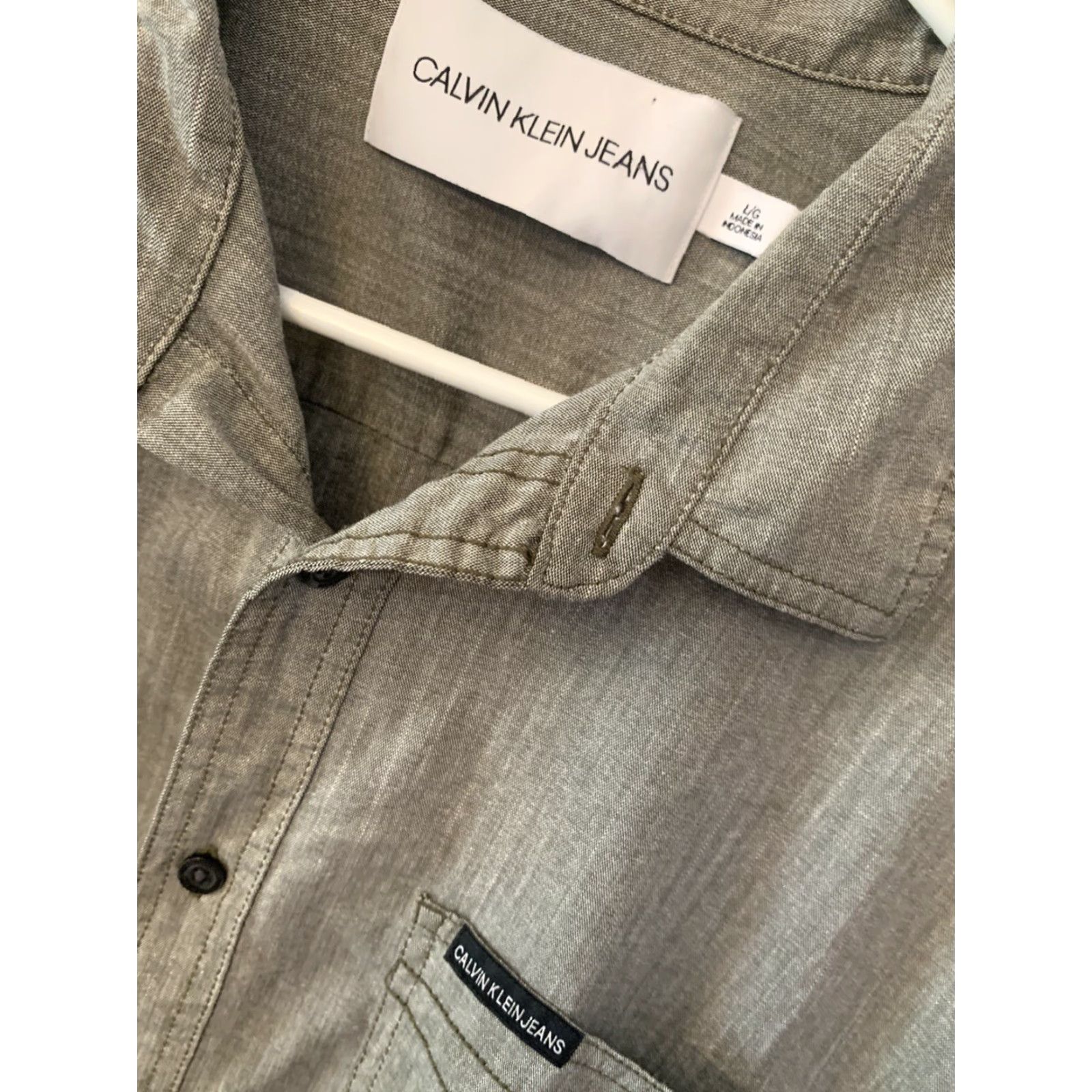 Calvin Klein Calvin Klein Button-Up Shirt Mens L Gray Casual Camp Short Sleeve Button-Down Collar Knit Cotton Regular Fit Vintage No Size US L / EU 52-54 / 3 - 2 Thumbnail