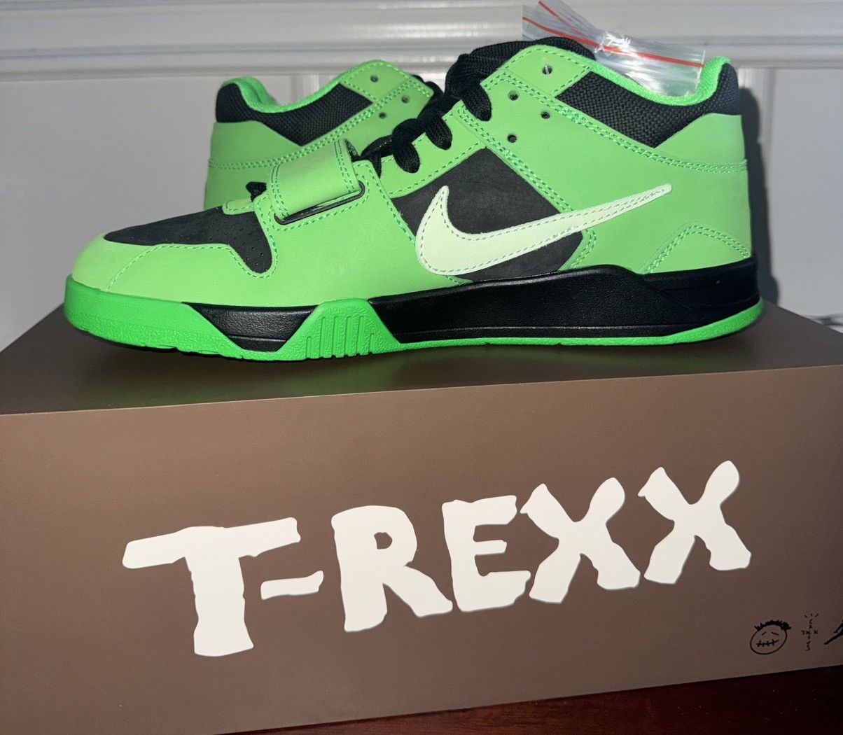 Nike × Travis Scott Jordan CJ1 T-Rexx Travis Scott Green Spark size 10.5 Size US 10.5 / EU 43-44 - 7 Thumbnail
