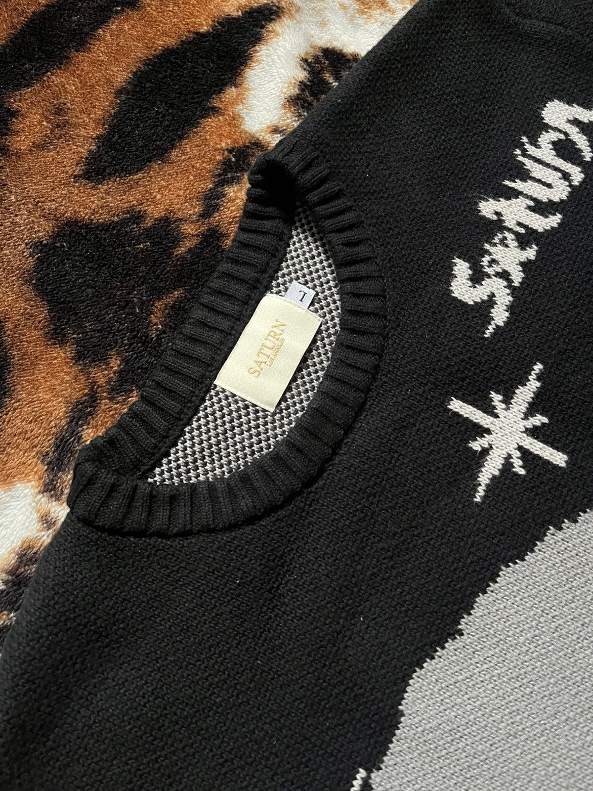Other Saturn Los Angeles Symmetria knit Size US L / EU 52-54 / 3 - 4 Thumbnail