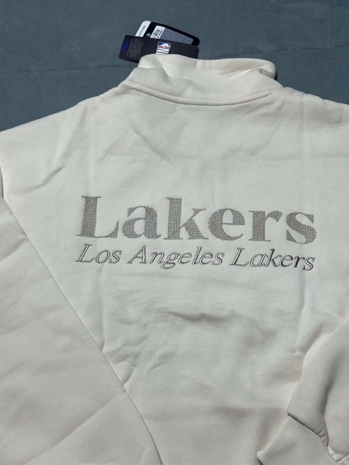 NBA NBA Lakers Team Issued 1/4 Zip Ivory Sweatshirt Men Sz XL Size US XL / EU 56 / 4 - 13 Thumbnail