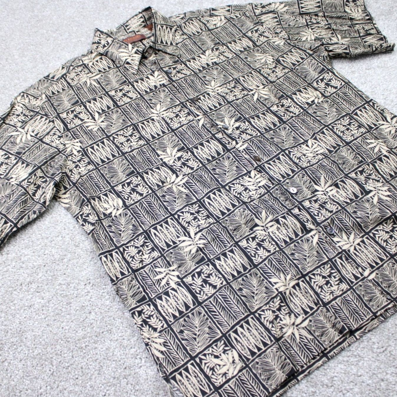 Tori Richard Tori Richard Shirt Mens 2XL XXL Black/Tan Floral 100% Cotton Lawn Short Sleeve Size US XXL / EU 58 / 5 - 5 Thumbnail