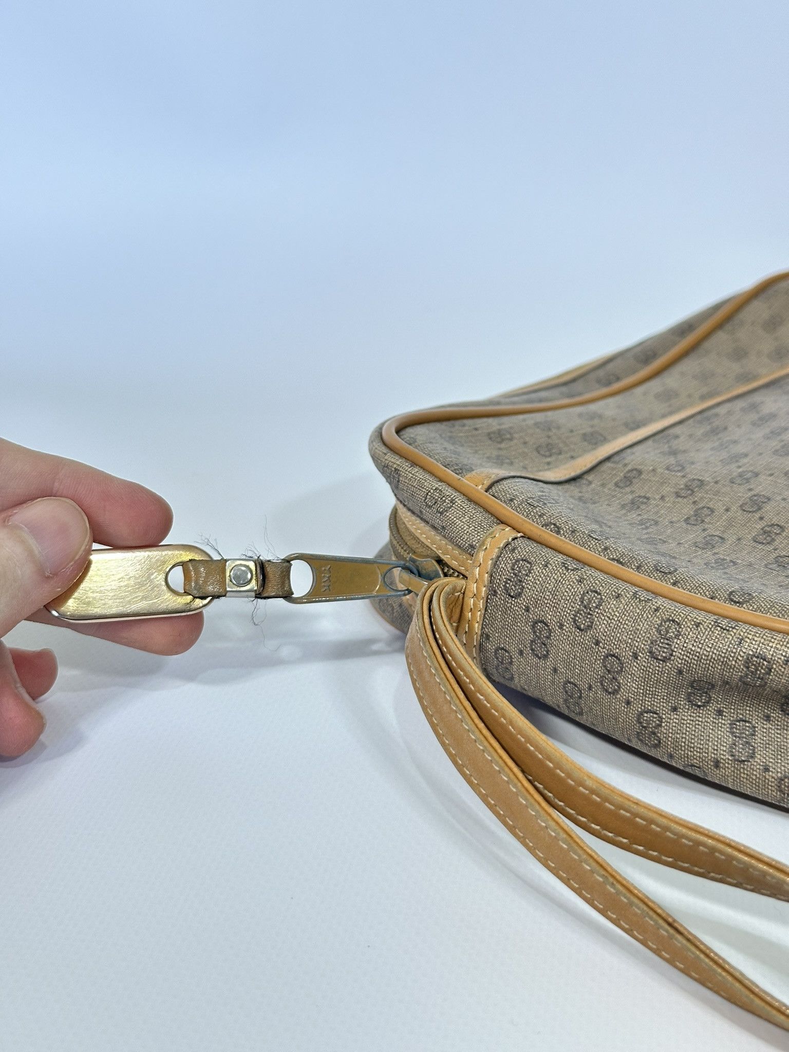 Gucci Gucci Clutch Bag Pouch Vintage GG Monogram Beige Size ONE SIZE - 8 Thumbnail