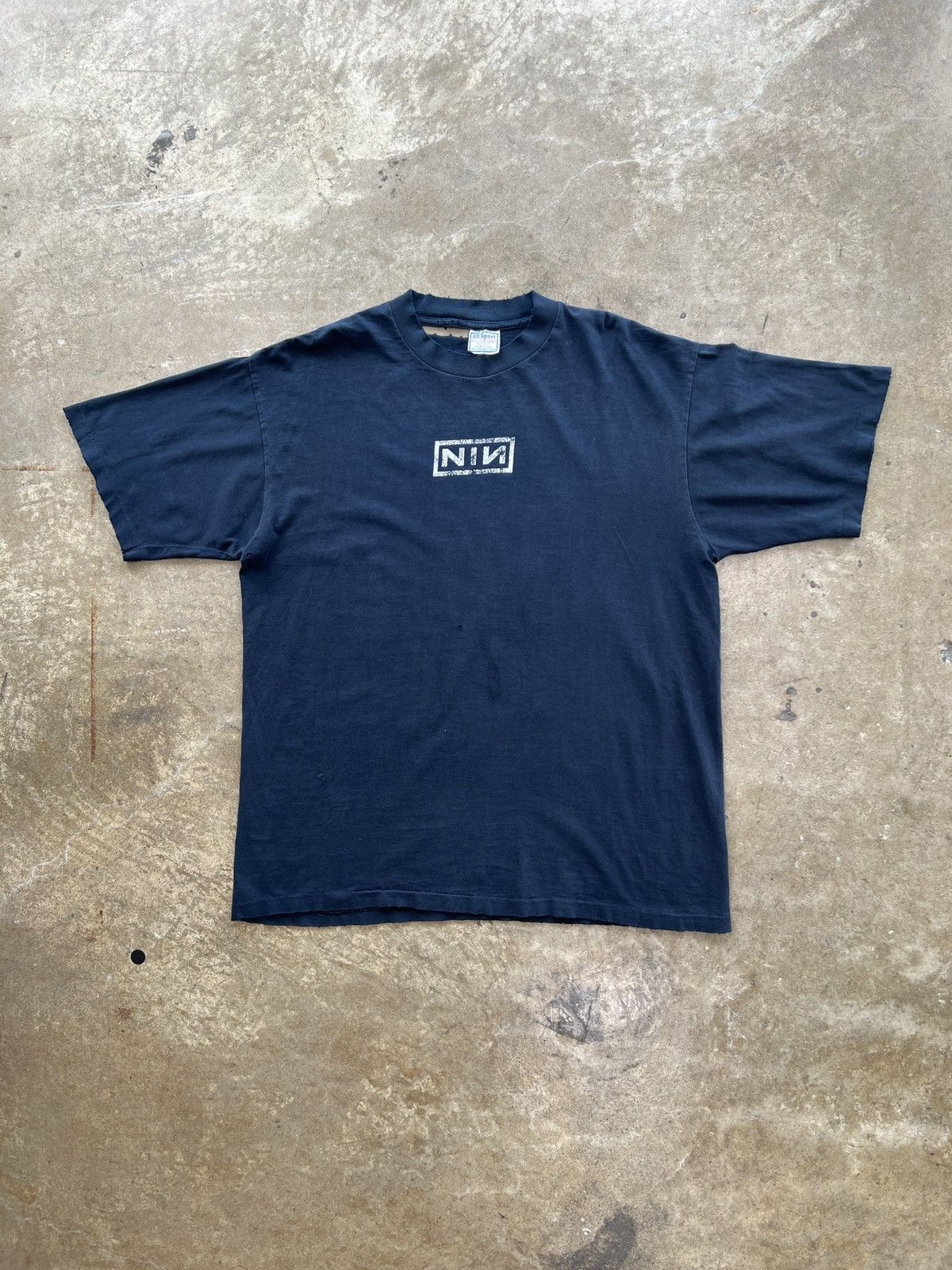 Band Tees Vintage 1990 Nine Inch Nails NIN Distressed Tee XL Size US XL / EU 56 / 4 - 2 Thumbnail