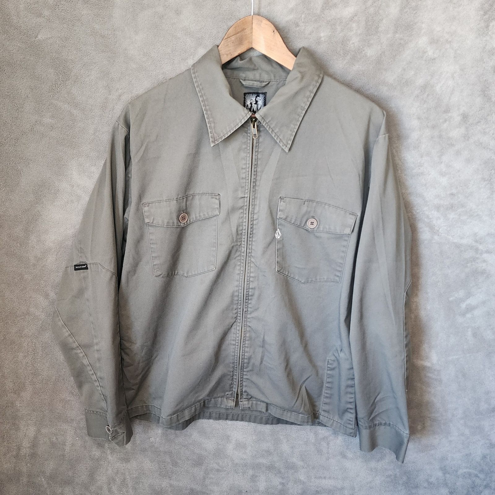 Volcom Volcom Gray Long Sleeve Button-Up Shirt Men's Medium Size US M / EU 48-50 / 2 - 1 Thumbnail