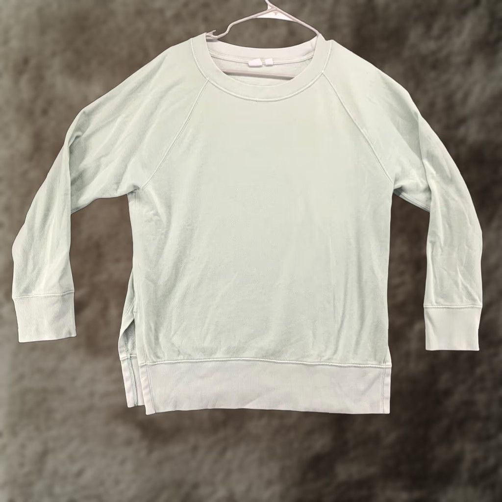 Gap Gap Sweatshirt Womens Medium M Green Pullover Side Slit Casual Ladies Crewneck Pullover Crew Neck Solid Cotton Polyester Comfort Regular Size M / US 6-8 / IT 42-44 - 1 Thumbnail