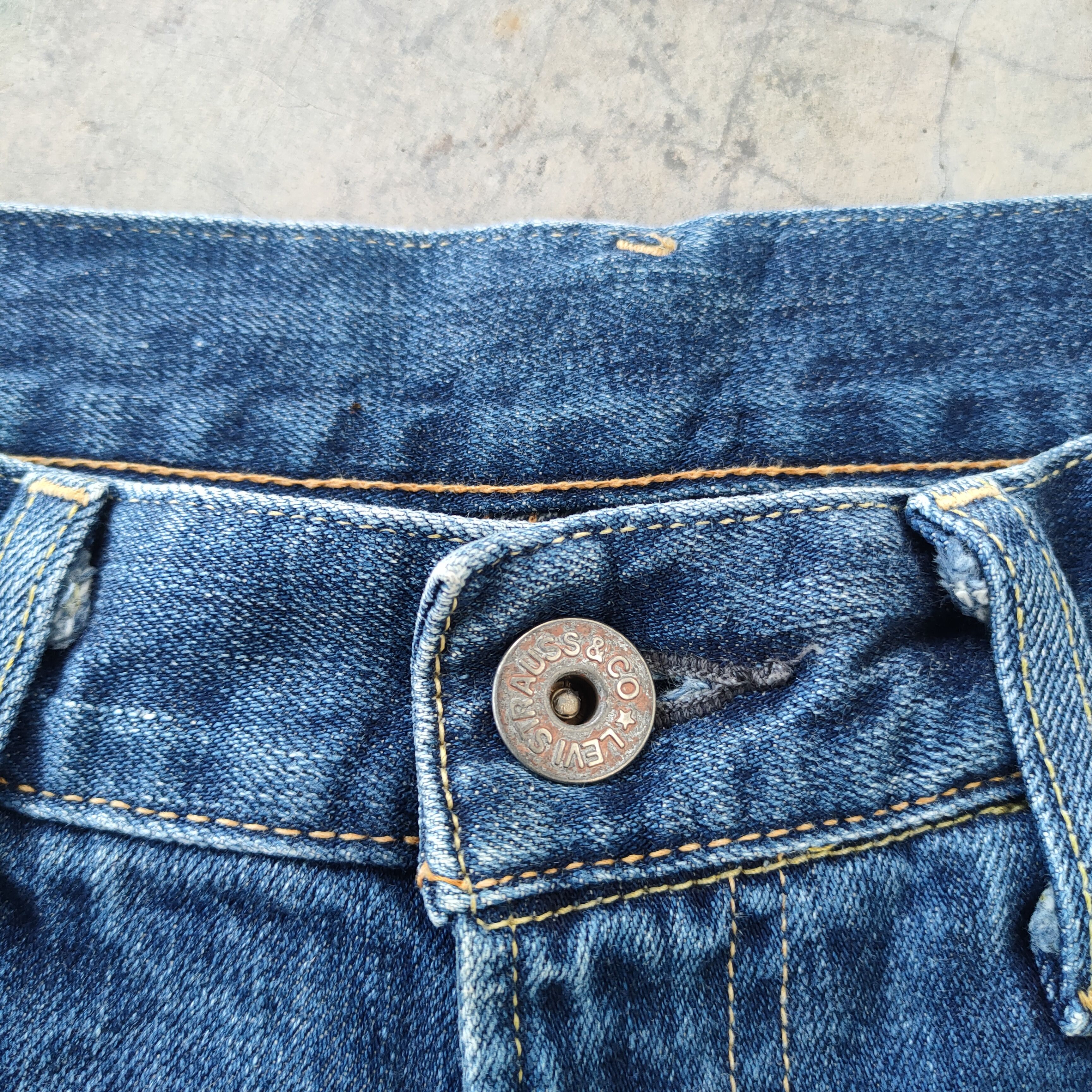 Levi's Vintage Clothing W32 VINTAGE LEVI'S 502 FADED RIPPED JEANS DENIM PANTS Size US 32 / EU 48 - 7 Thumbnail