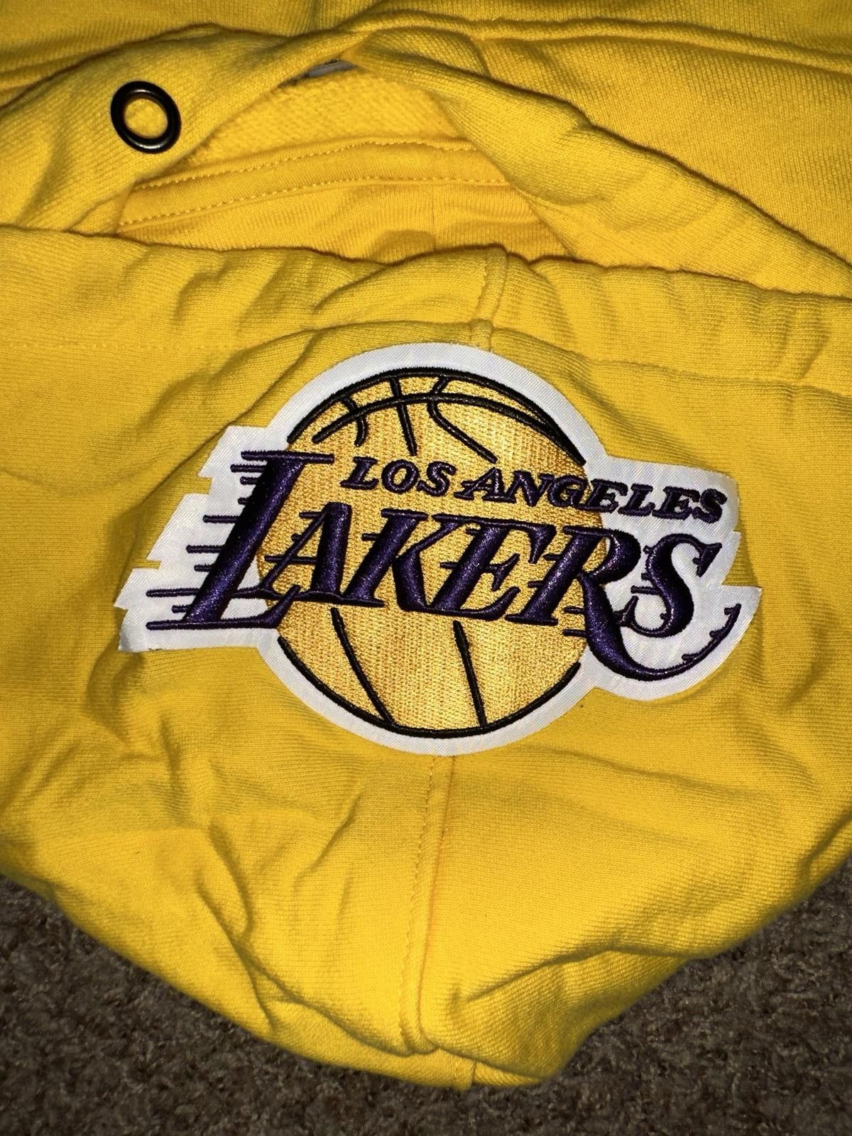 Standard Issue NBA Los Angeles Lakers Men’s Classic Chenille PO Hoodie Size US XL / EU 56 / 4 - 3 Thumbnail