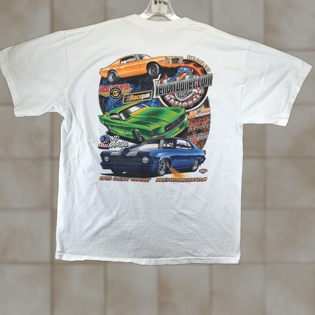 Gildan Men's Cotton Muscle Car T-Shirt XL White Yellow Bullet 2011 Dragway Cars Speed Graphic Print Size US XL / EU 56 / 4 - 1 Thumbnail