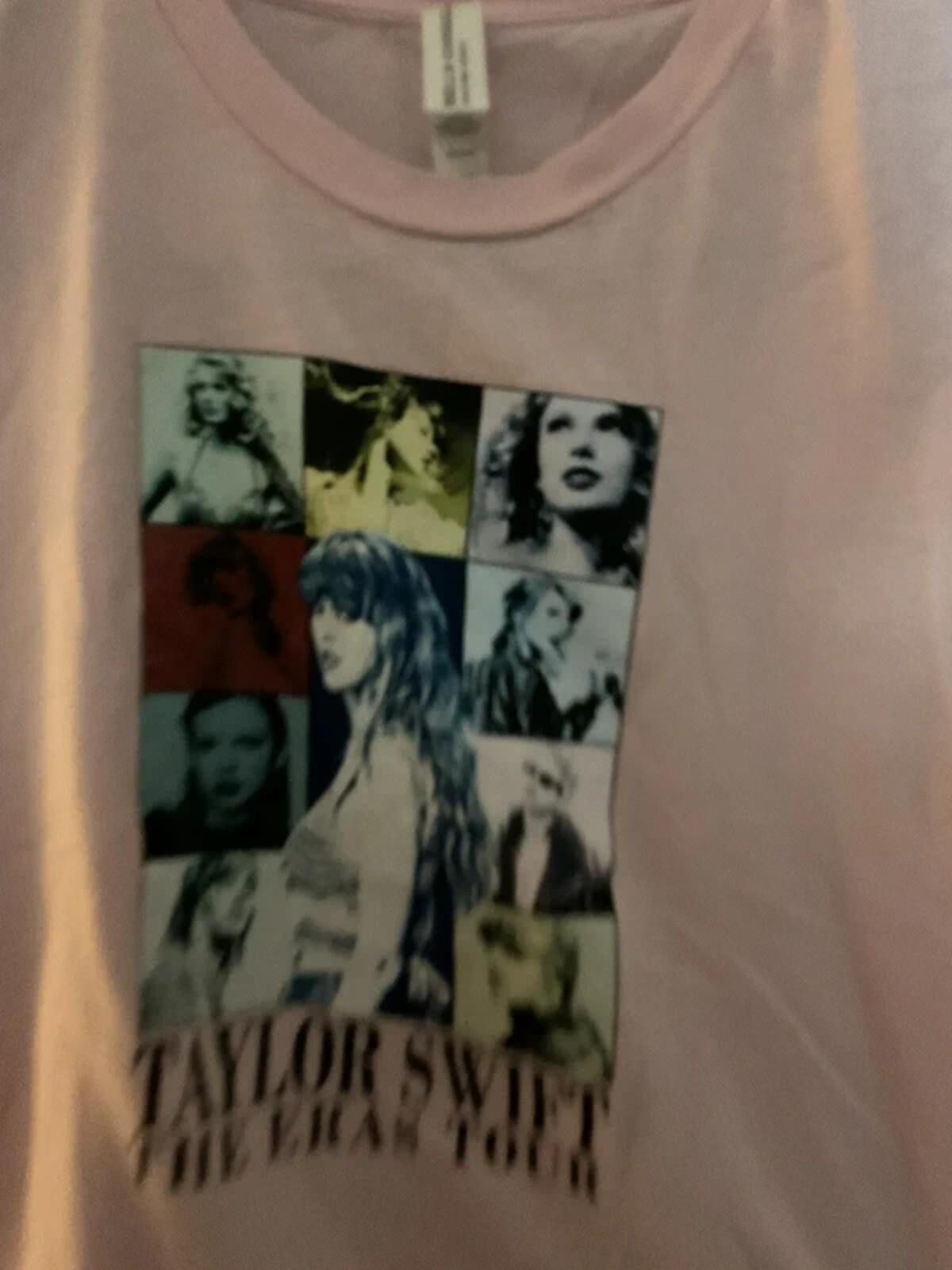 Other Taylor Swift Pink Eras tour graphic Tee Kids size 10/12 Size M / US 6-8 / IT 42-44 - 3 Thumbnail