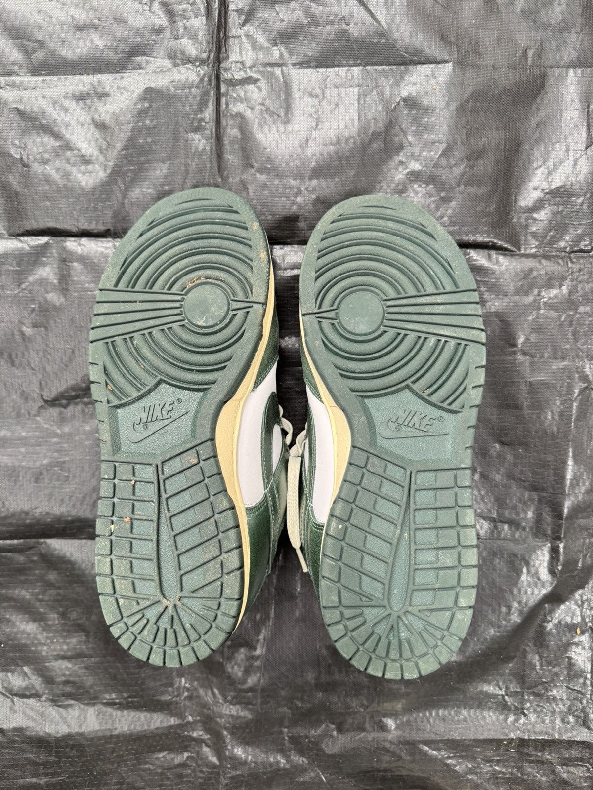 Nike Nike Dunk Low SE "Pine Green" Size US 8 / EU 41 - 5 Thumbnail