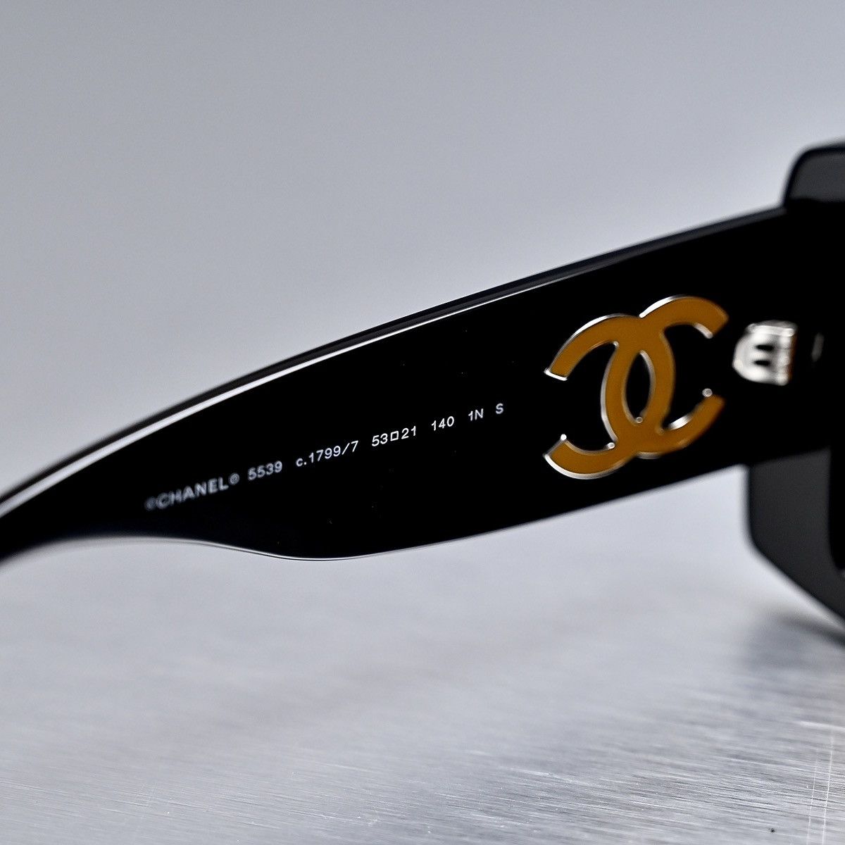 Chanel CHANEL 0CH5539 1799/7 SUNGLASSES Size ONE SIZE - 8 Thumbnail