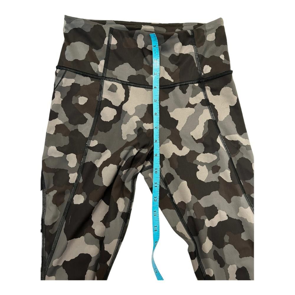 Designer Athleta l Lightning 7/8 Black Camo Leggings Size XS Size 26" / US 2 / IT 38 - 6 Thumbnail