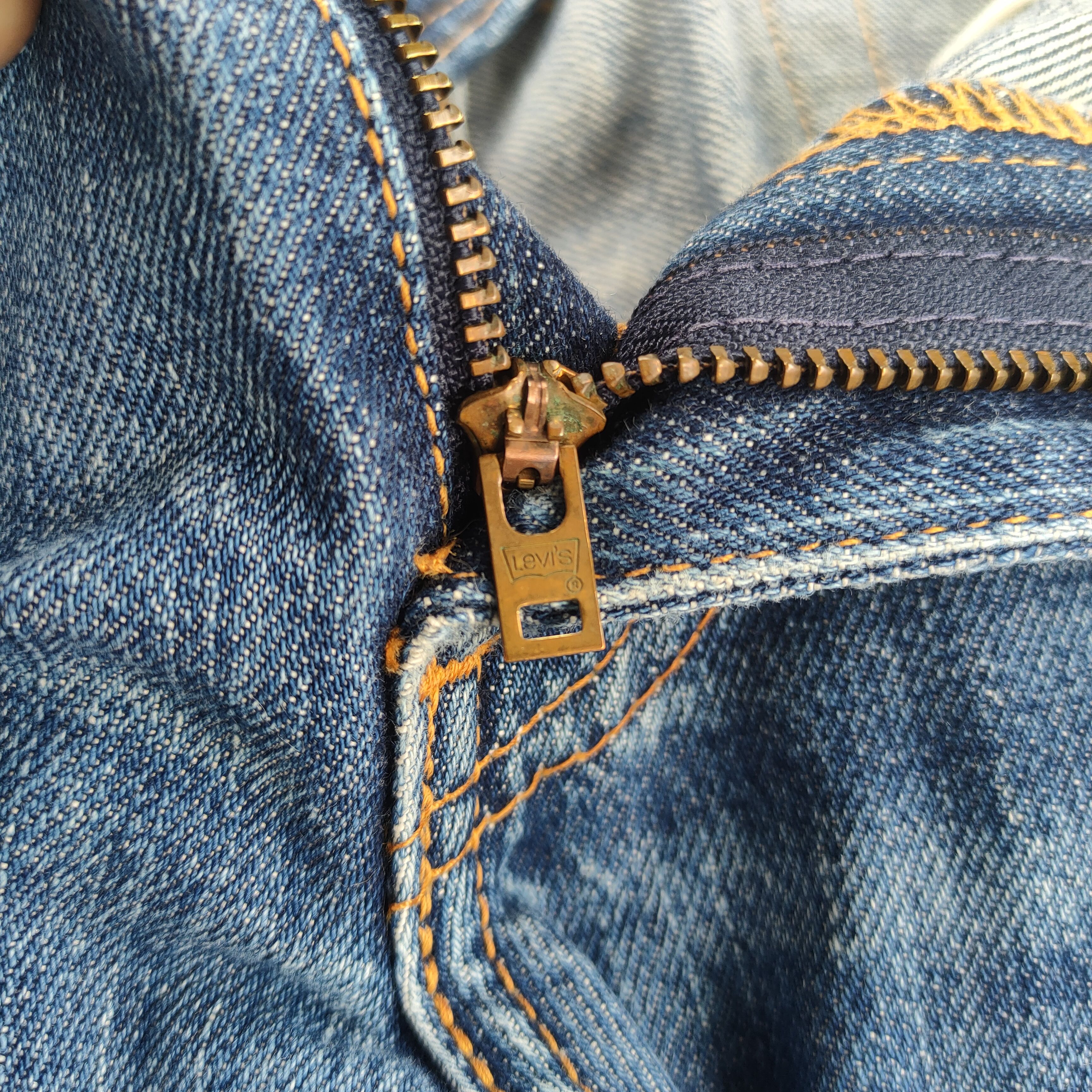 Levi's Vintage Clothing W33 VINTAGE LEVI'S 505 FADED RIPPED JEANS DENIM PANTS Size US 33 - 9 Thumbnail