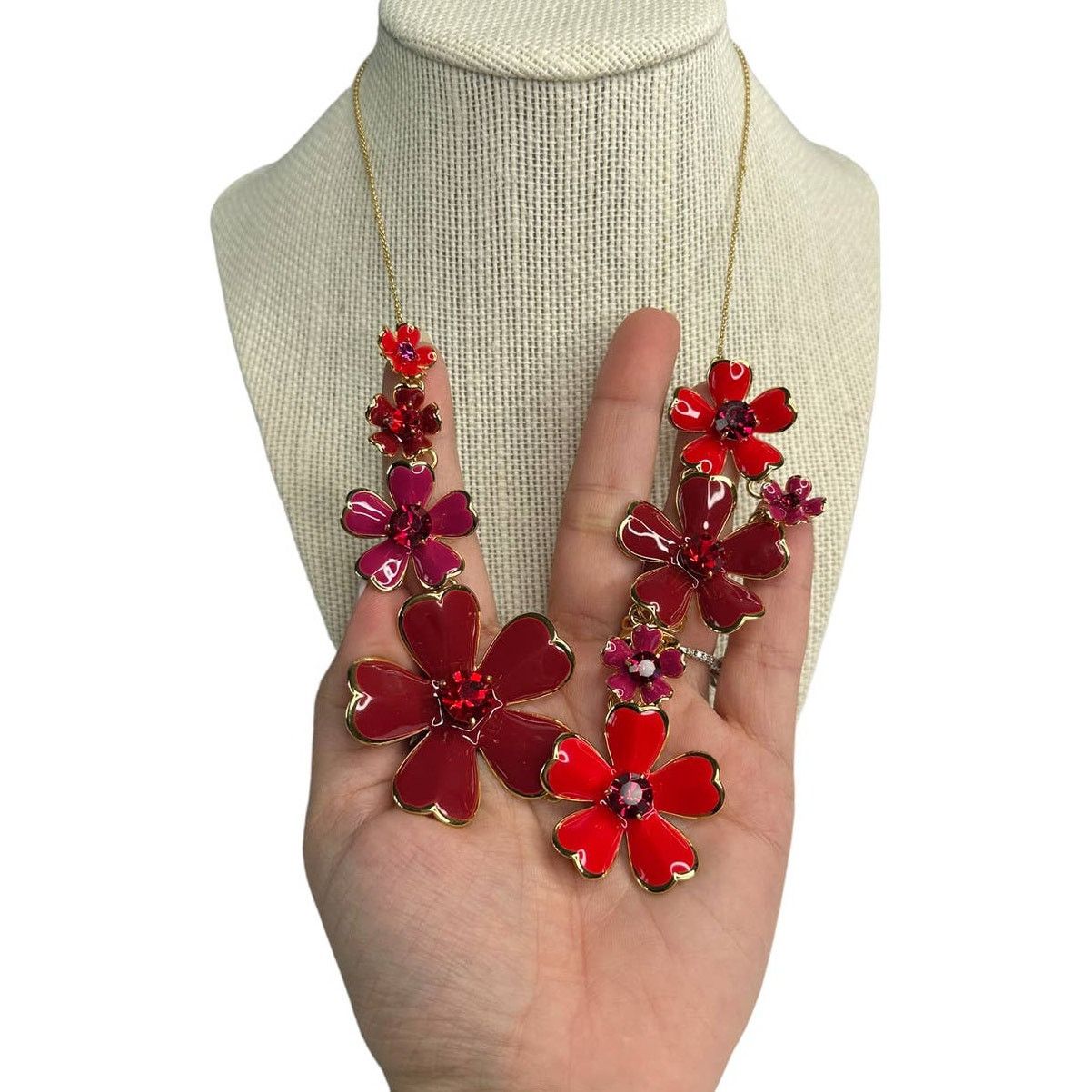 Kate Spade Kate Spade Blushing Blooms Statement Red Necklace Size ONE SIZE - 8 Thumbnail