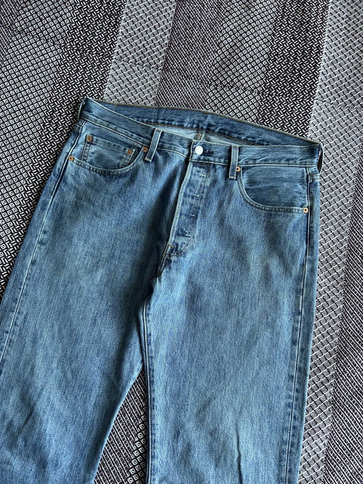 Levi's Vintage Levis 501 Solid Denim Jeans Faded Size W34 Baggy Fit Size US 34 / EU 50 - 13 Thumbnail