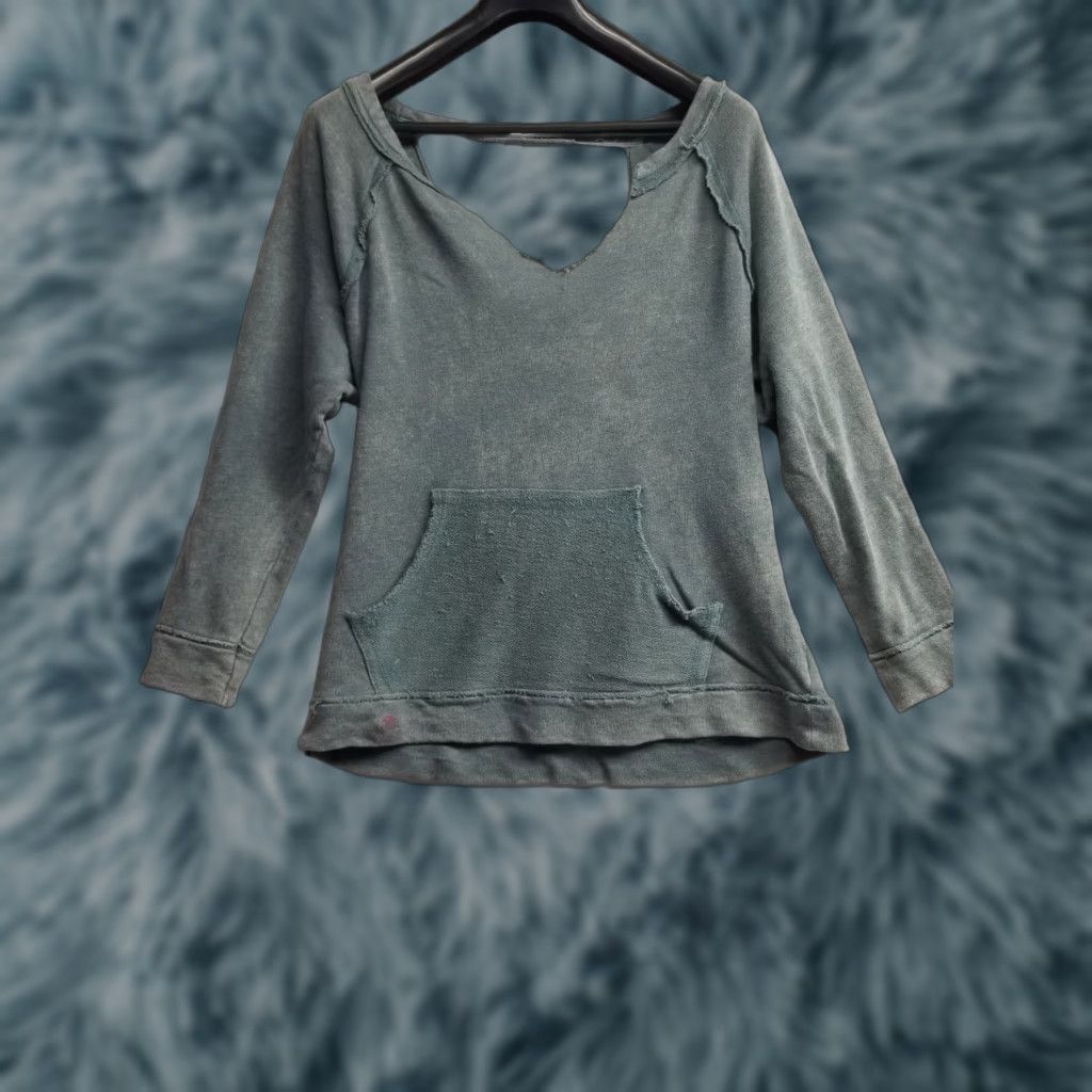 Free People Free People Sweatshirt Long Sleeve Women Crew Neck Oversized Distressed Gray M Pullover Cotton Polyester See All Pics Size M / US 6-8 / IT 42-44 - 1 Thumbnail