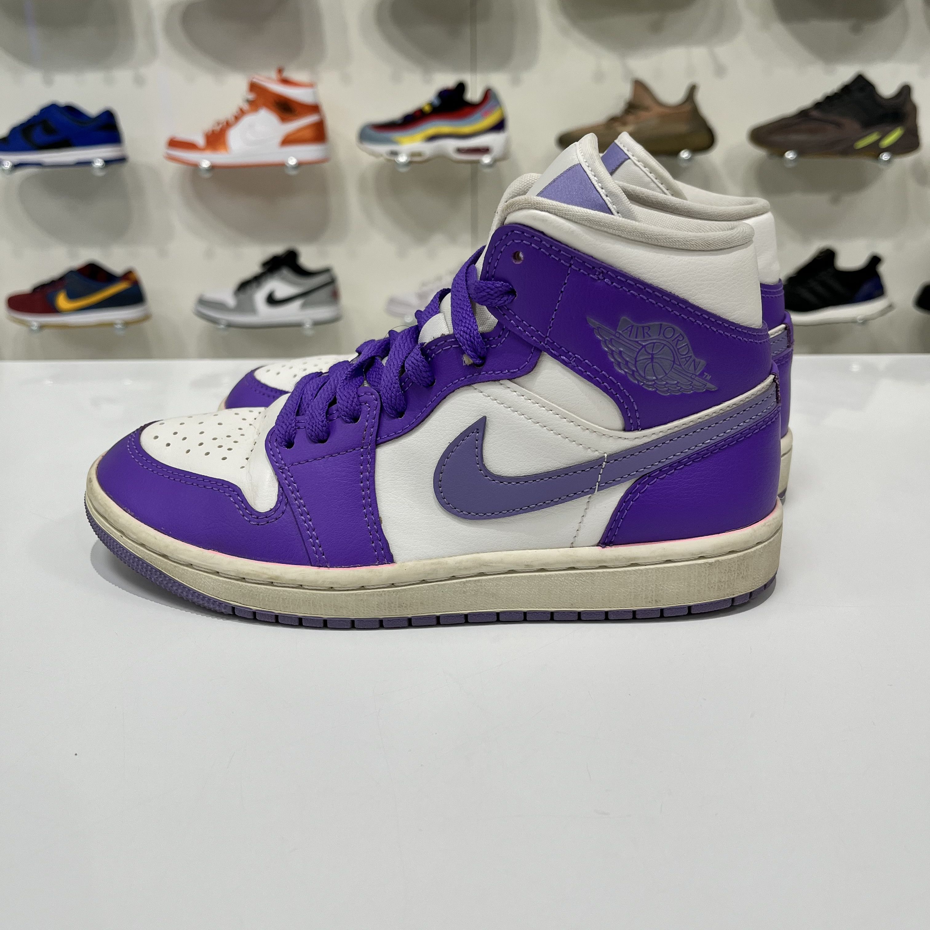 Nike Air Jordan 1 Mid Action Grape (W) Size US 5.5 / IT 35.5 - 3 Thumbnail