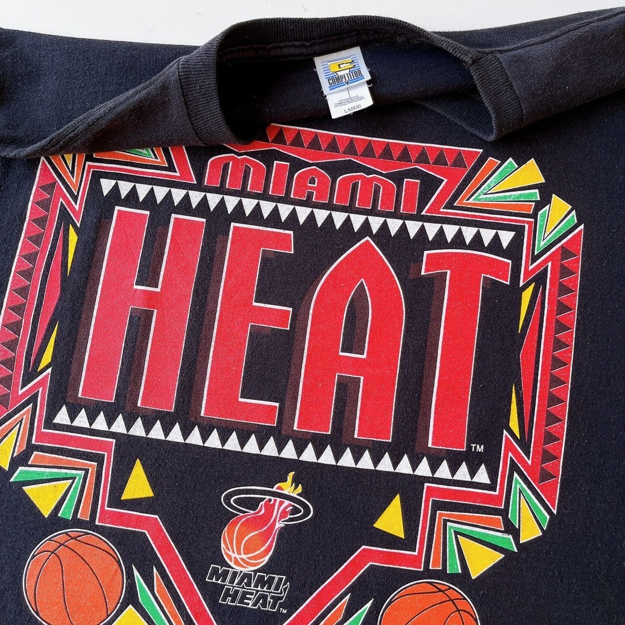 Vintage 90s Miami Heat NBA t-shirt/ L Size US L / EU 52-54 / 3 - 8 Thumbnail