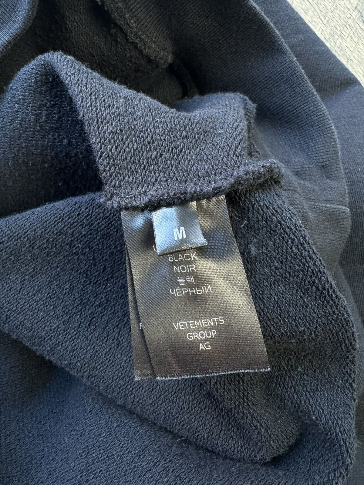 Vetements Vetements Paris Logo Black Oversized Hoodie - Medium Size US M / EU 48-50 / 2 - 8 Thumbnail