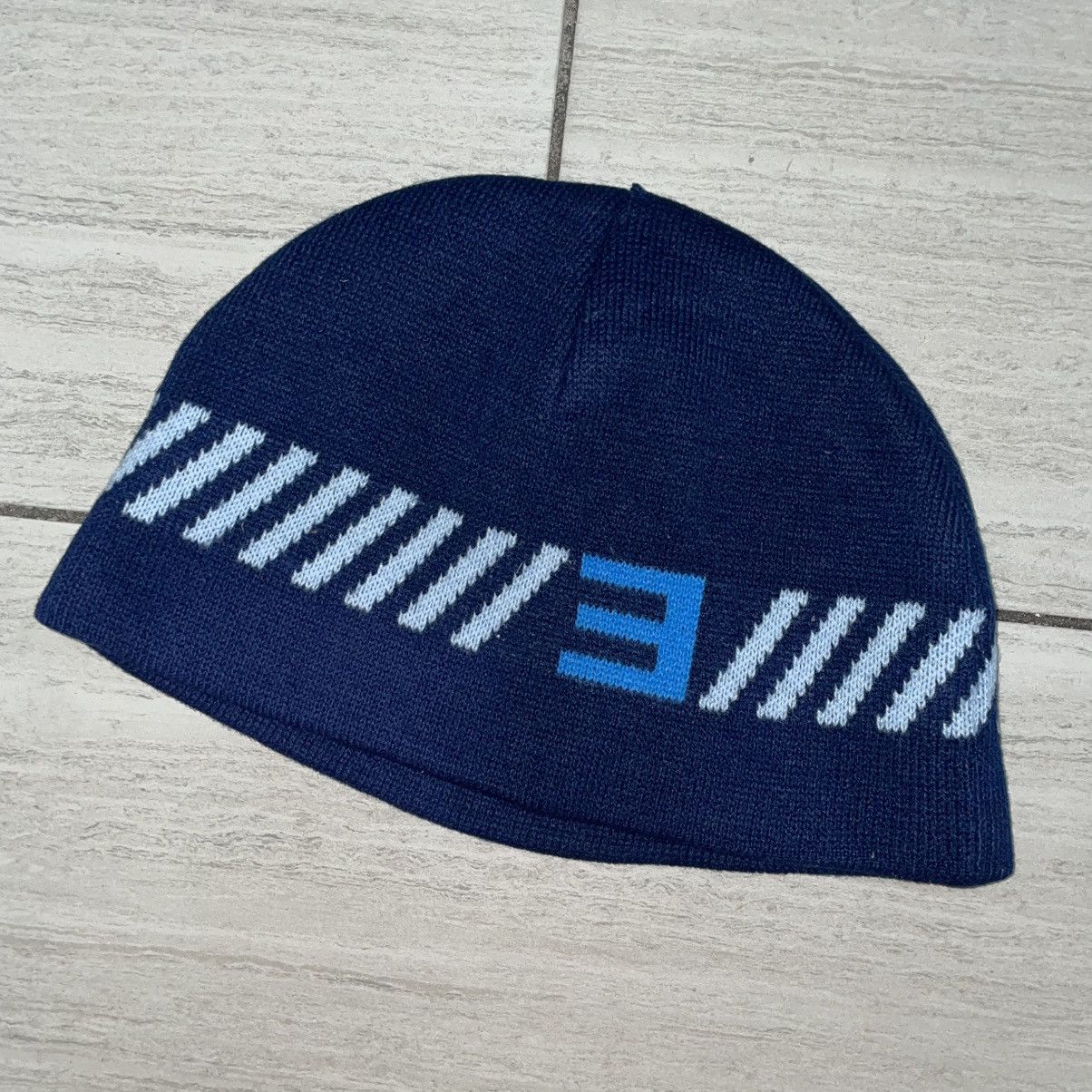 Vintage Vintage Eminem Skully Beanie Size ONE SIZE - 1 Thumbnail
