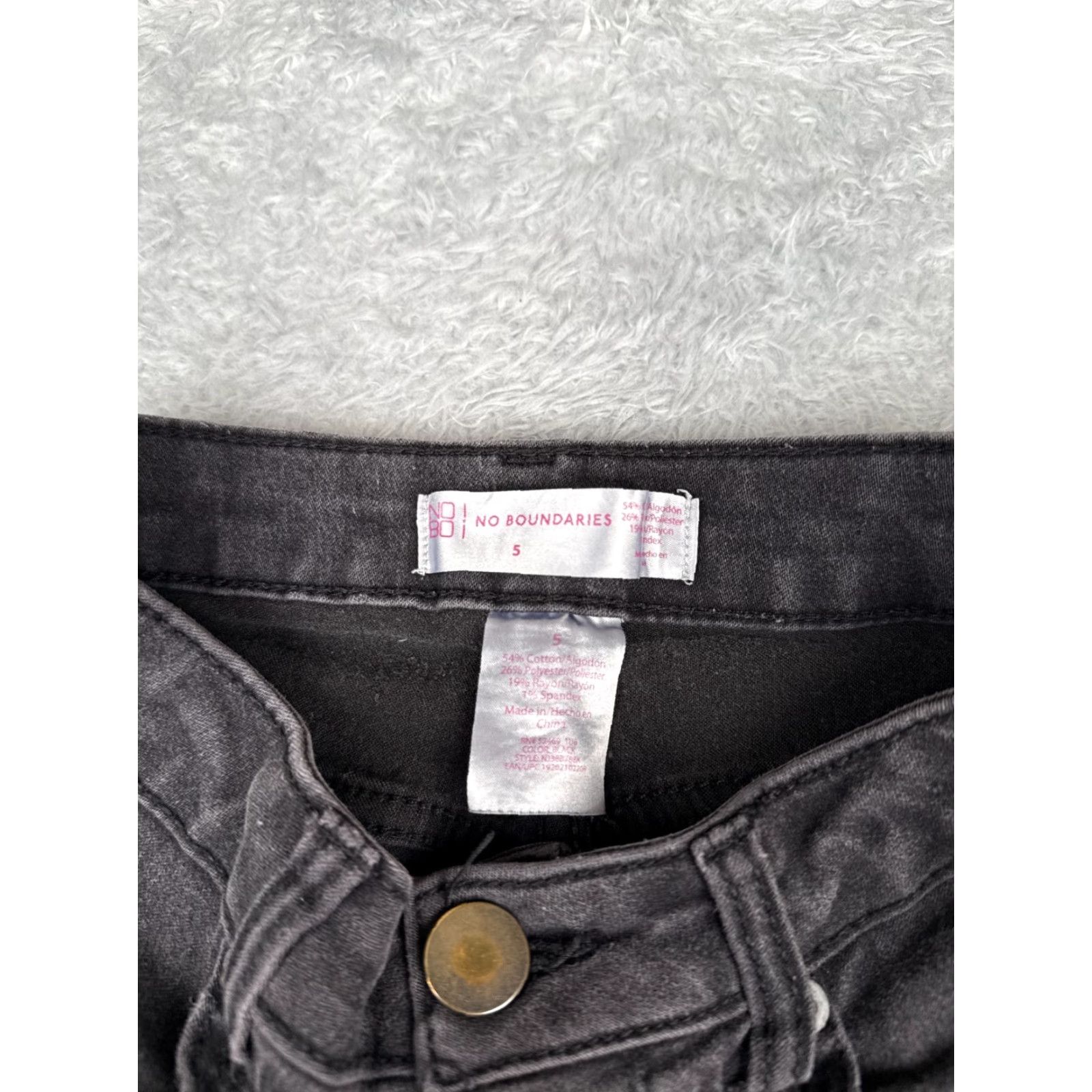 Vintage No Boundaries Jeans Women Junior 5 Black Denim Skinny Button Fly Mid Rise 23X24 Cotton Size 27" / US 4 / IT 40 - 6 Thumbnail