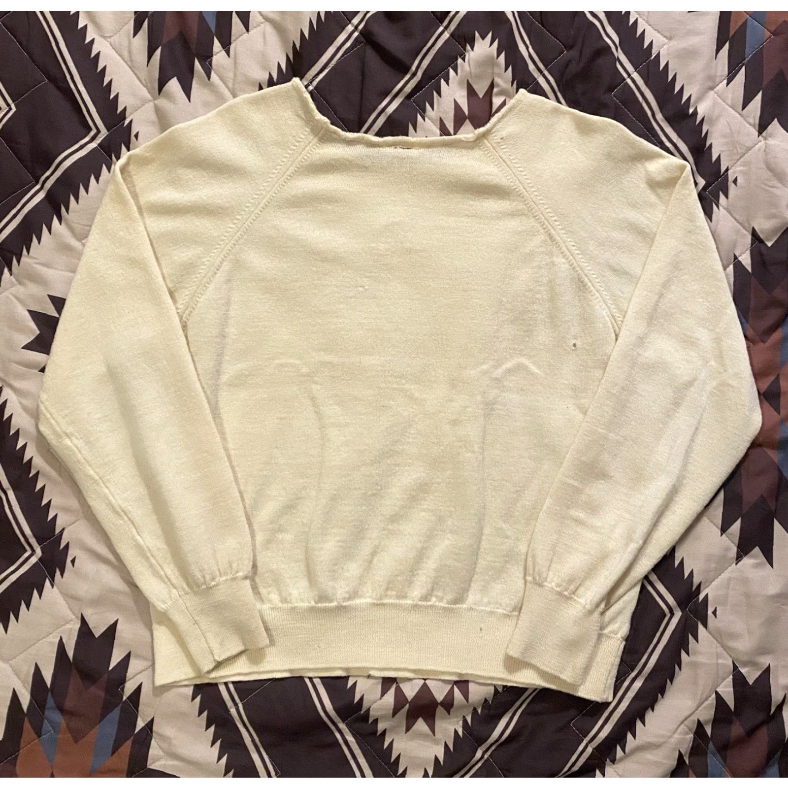 Vintage VINTAGE 1940s 100% Wool Pullover Sweater The Cricket Club Patch Thrashed Medium Size US M / EU 48-50 / 2 - 3 Thumbnail