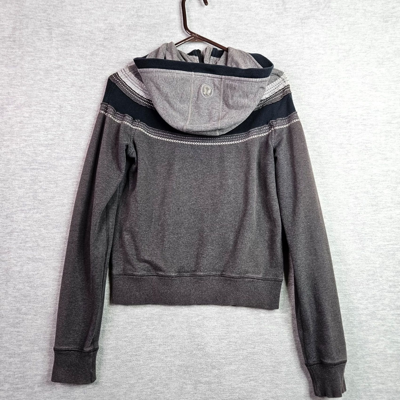 Lululemon Lululemon Women's Hoodie Jacket Gray Full Zip 8 Regular Size Size M / US 6-8 / IT 42-44 - 2 Thumbnail