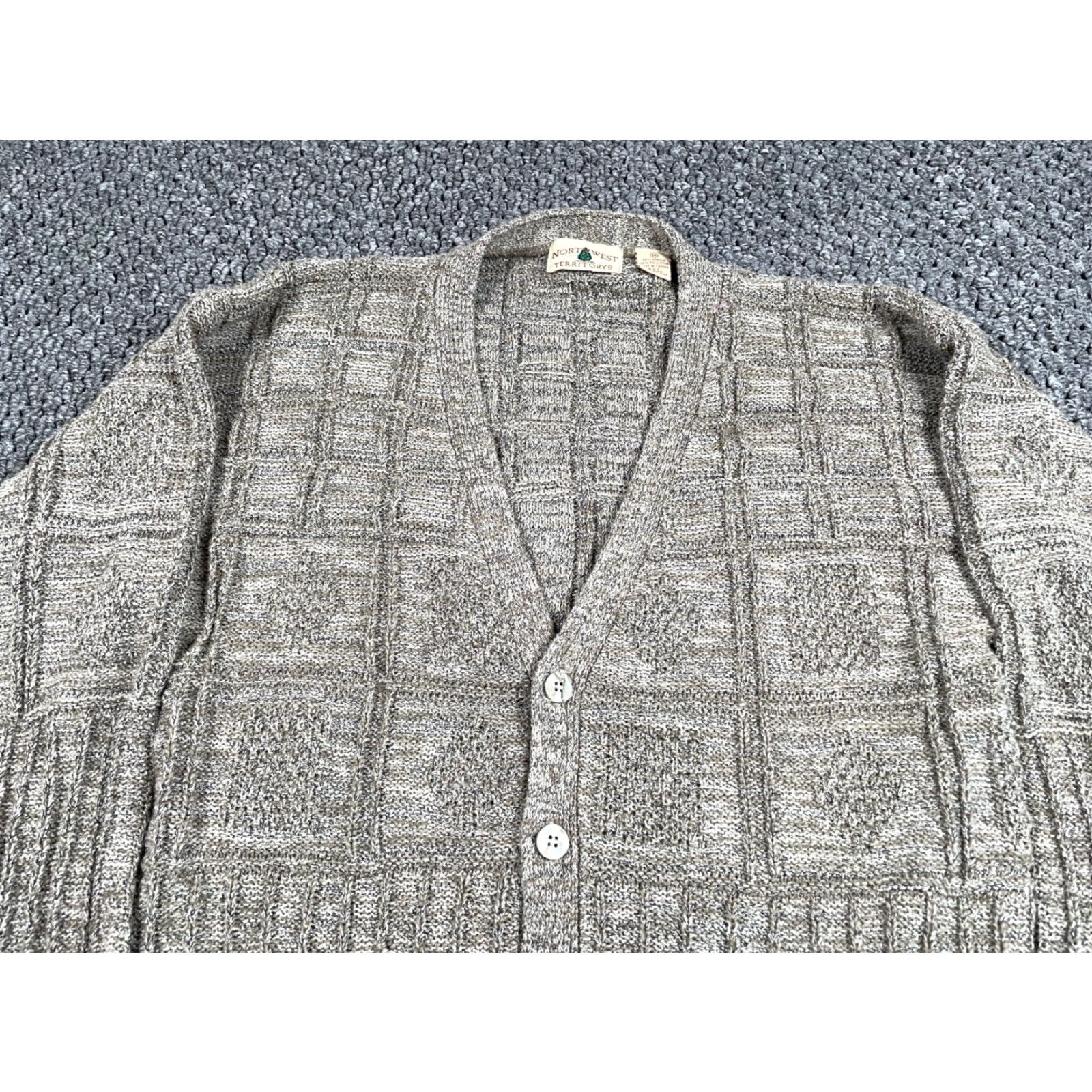 Vintage VINTAGE Northwest Territory Cardigan Sweater Men M Beige Textured Knit Geometric Pattern 90s Hipster Preppy Casual Fall Winter Size US M / EU 48-50 / 2 - 4 Thumbnail