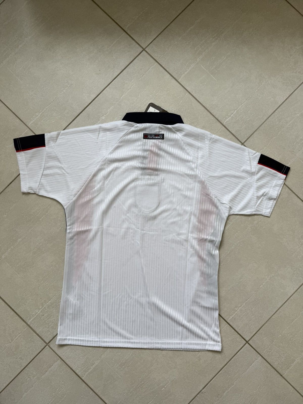 Other England umbro 1998 Home Soccer Jersey Size US L / EU 52-54 / 3 - 4 Thumbnail