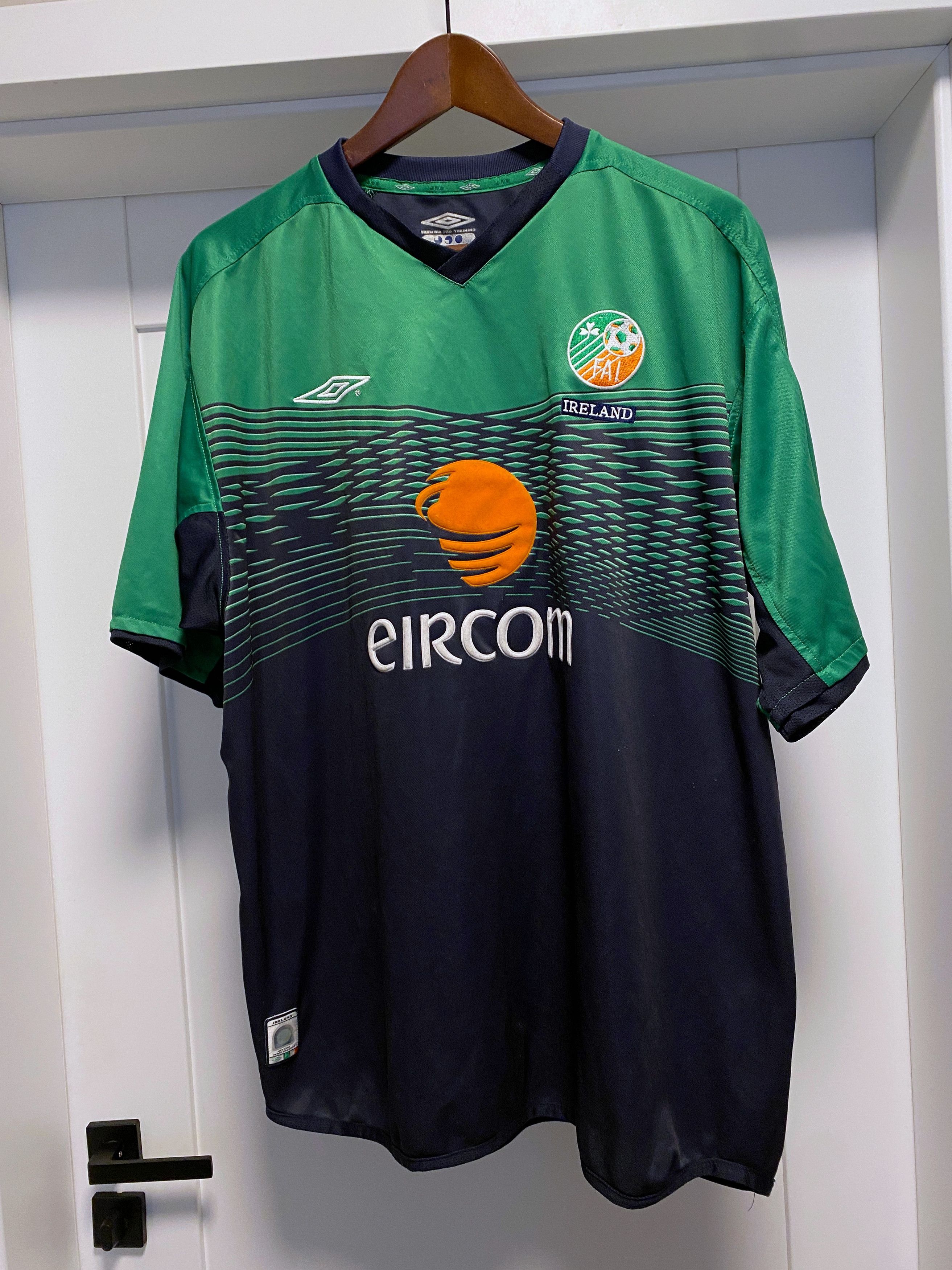 2003 2004 Ireland Umbro Training Football Shirt size XL