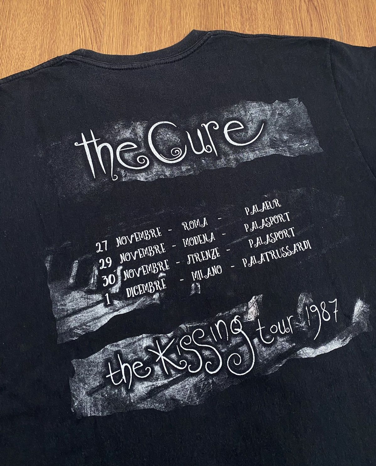 Band Tees The cure "the kissing tour" t-shirt Size US M / EU 48-50 / 2 - 7 Thumbnail