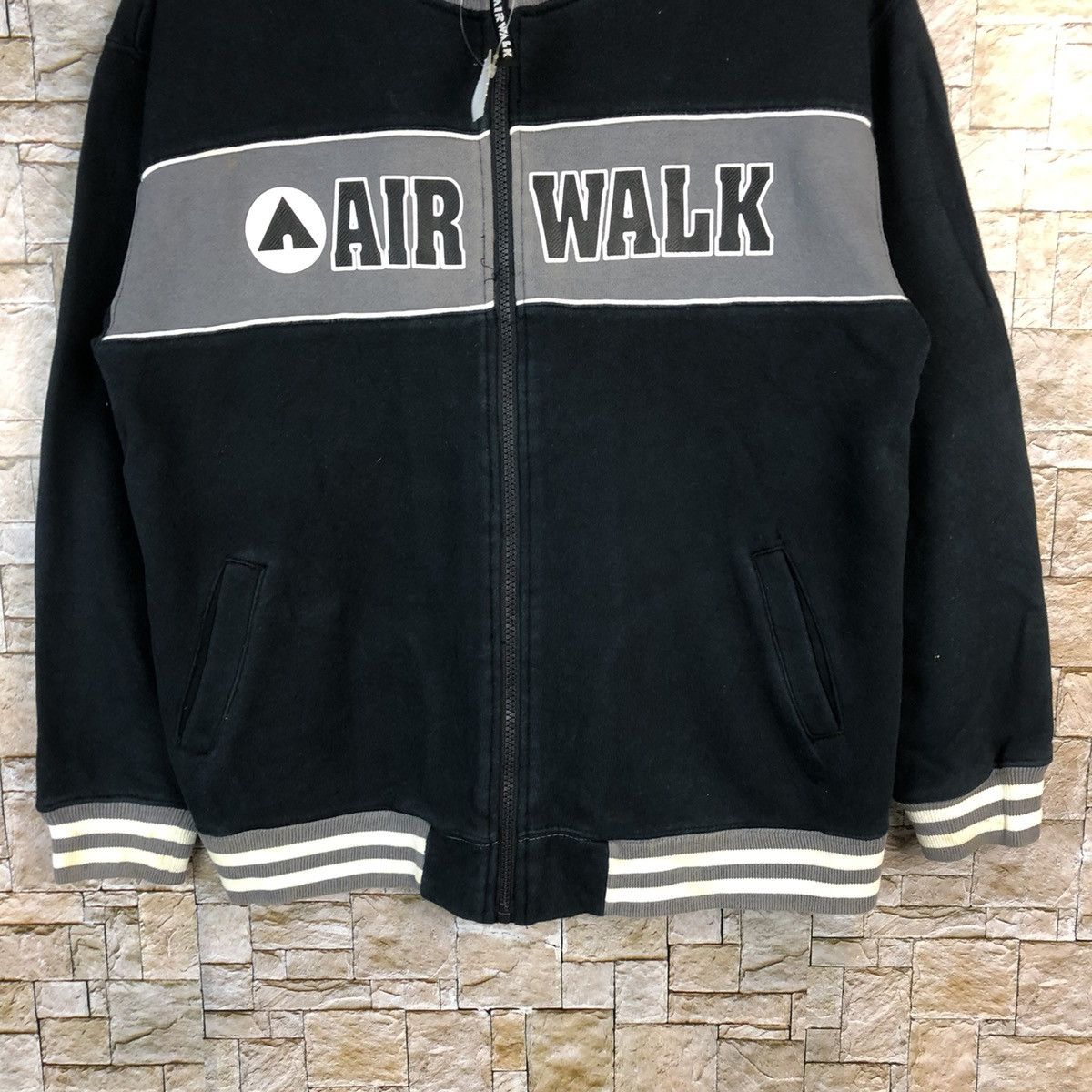 Airwalk Airwalk Black Zipper Sweatshirt sweater vintage #A500 Size US S / EU 44-46 / 1 - 3 Thumbnail