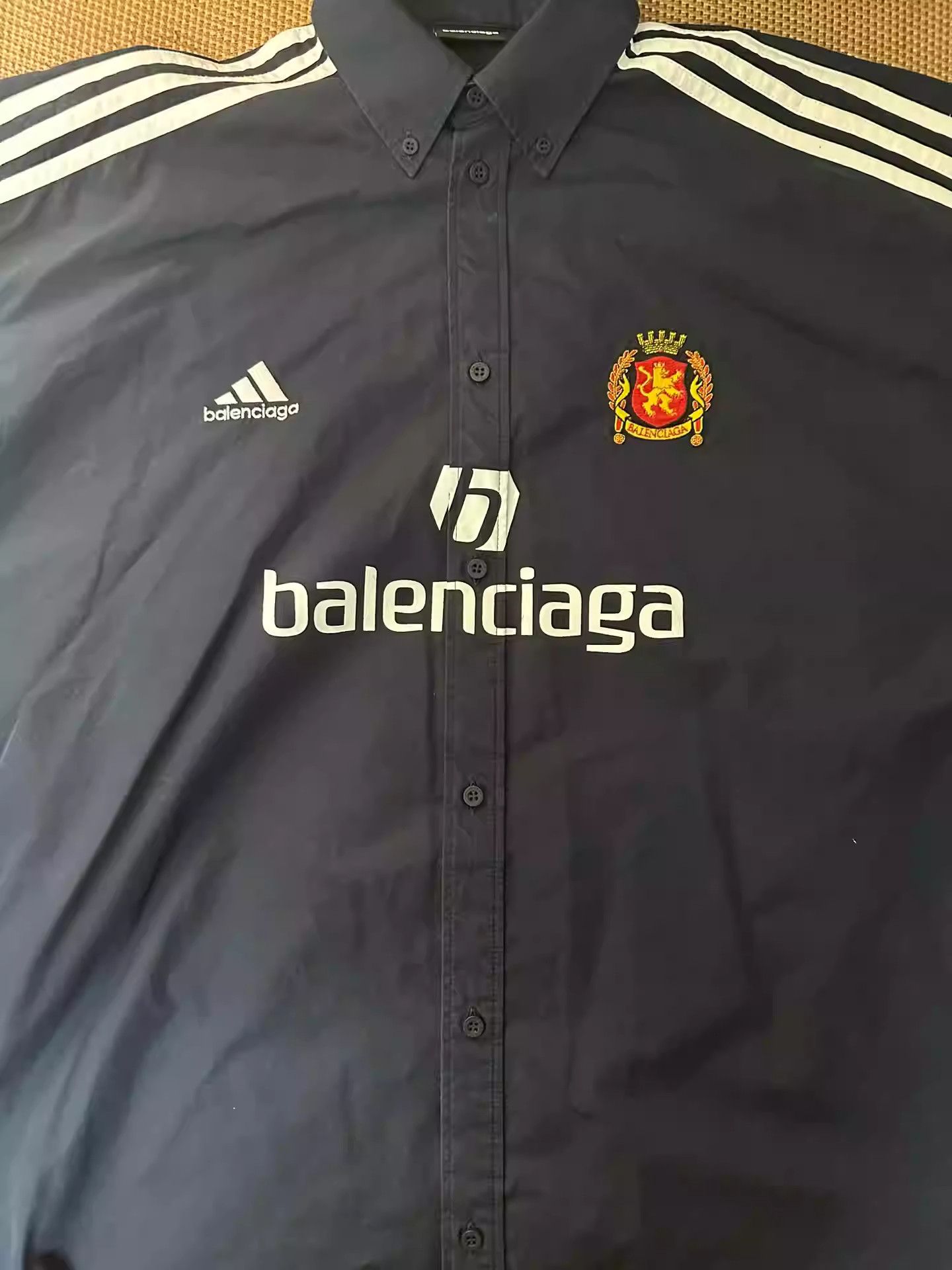 Balenciaga Balenciaga Manchester United co-branded shirts Size US M / EU 48-50 / 2 - 1 Thumbnail