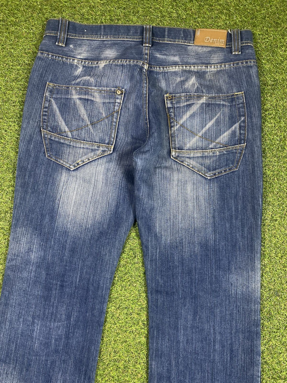 Japanese Brand Vintage Y2k Japanese jeans faded streetwear style size 36x34 Size US 36 / EU 52 - 2 Thumbnail