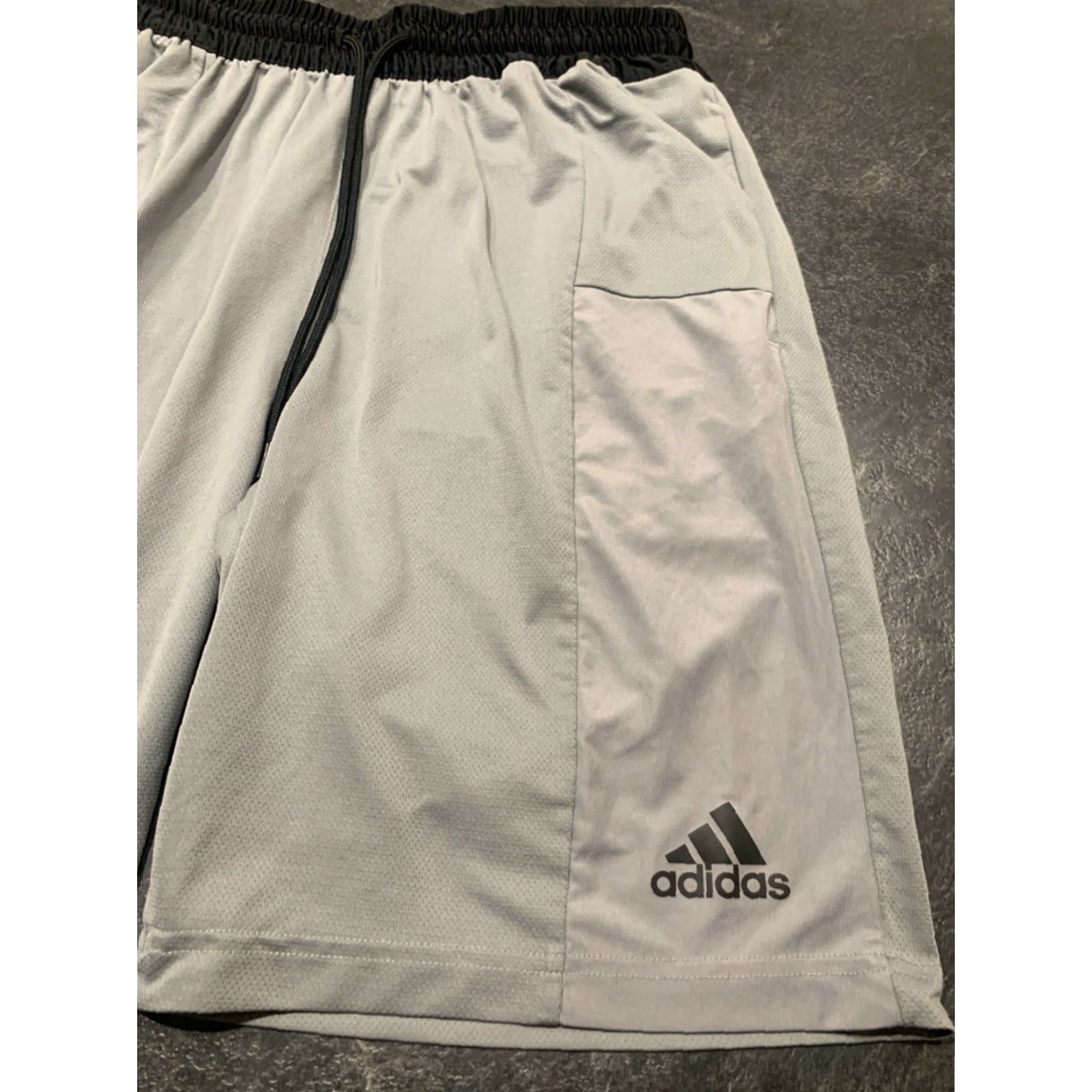 Adidas Adidas Basketball Shorts Men Medium Gray Climalite Pockets Athletic Activewear Size US 31 - 3 Thumbnail