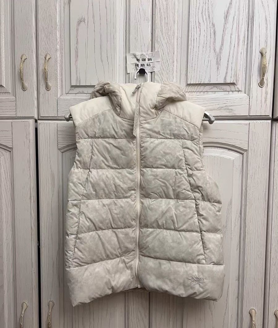 Arc'teryx ARC'TERYX Thorium Vest Women's Hooded Down Vest Size US L / EU 52-54 / 3 - 1 Thumbnail