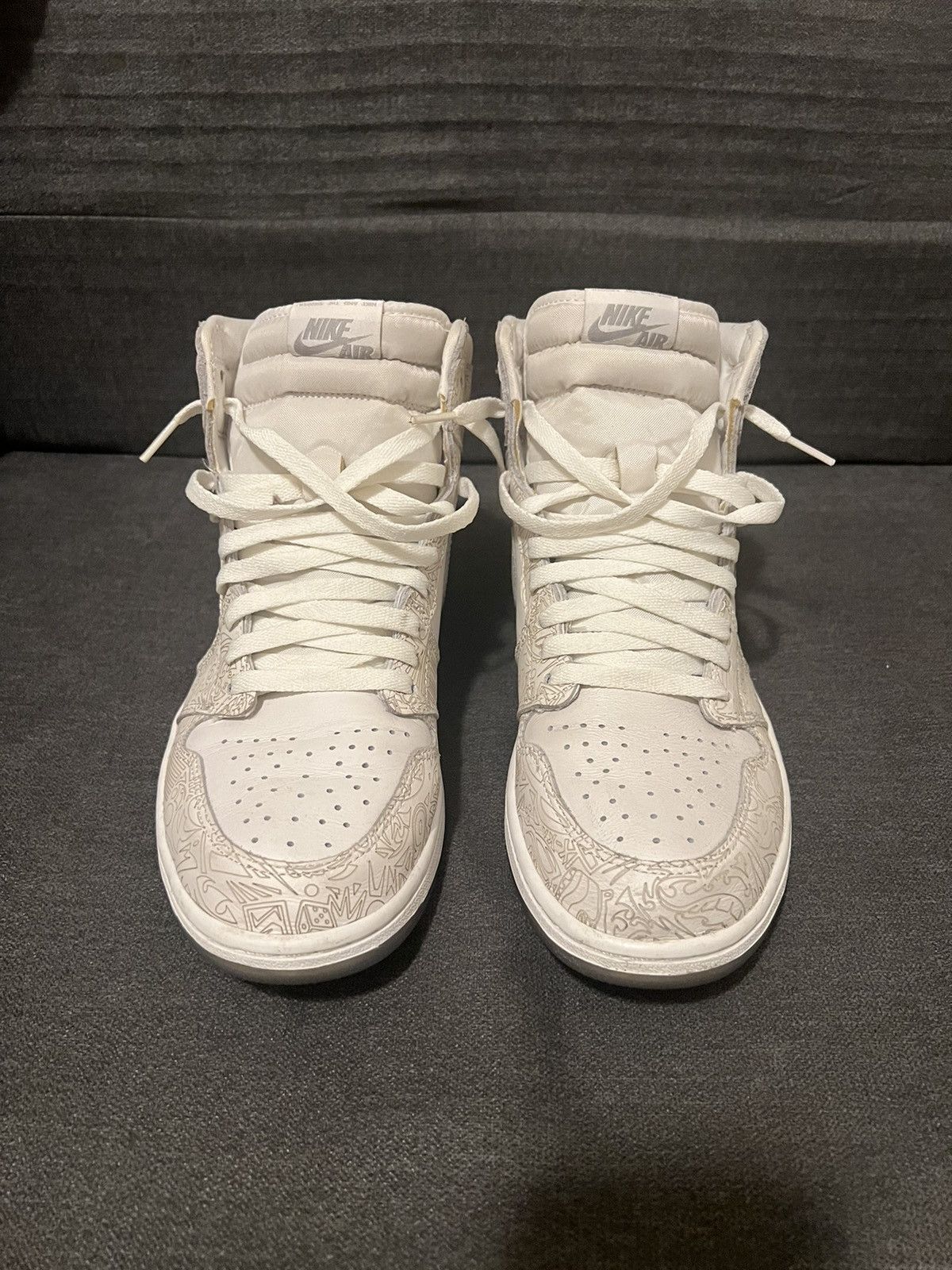 Jordan Brand × Nike Air Jordan 1 Retro High OG ‘Laser’ (2015) Size US 10.5 / EU 43-44 - 3 Thumbnail