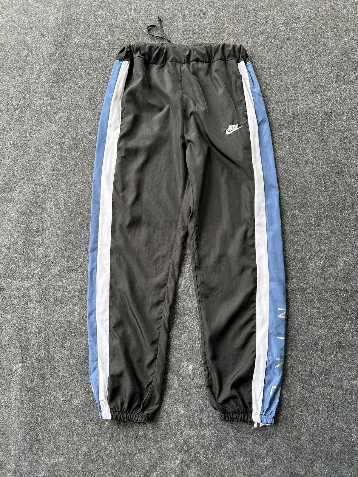 Vintage Vintage 90s Nike Nylon Track Pant D258 Size US 30 / EU 46 - 1 Thumbnail